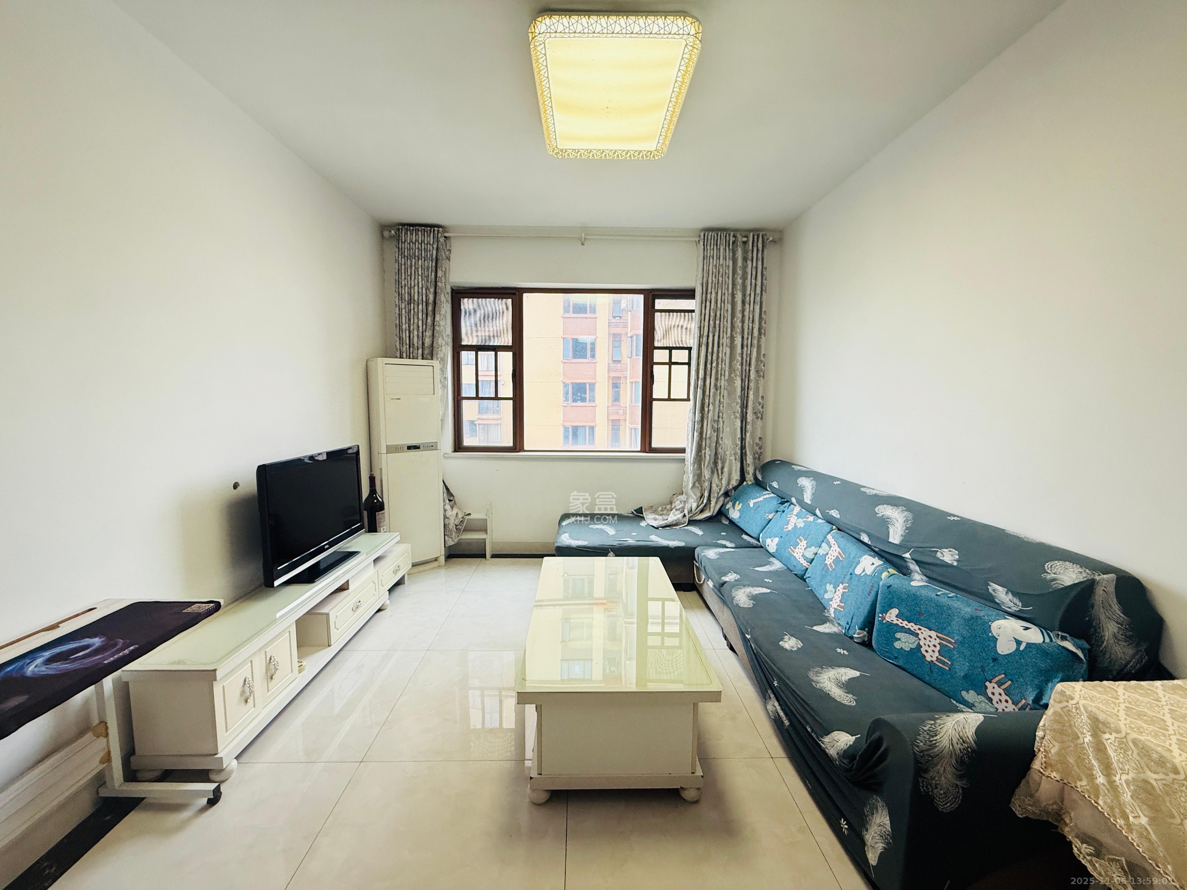 万里时代  1室2厅1卫    2100.0元/月