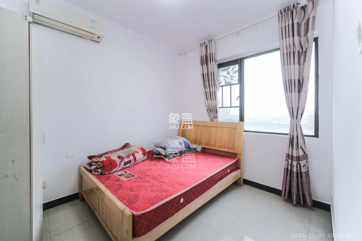 盛地春天里 3室2厅1卫 49.8万 盛地春天里 3室2厅1卫 49.8万卧室