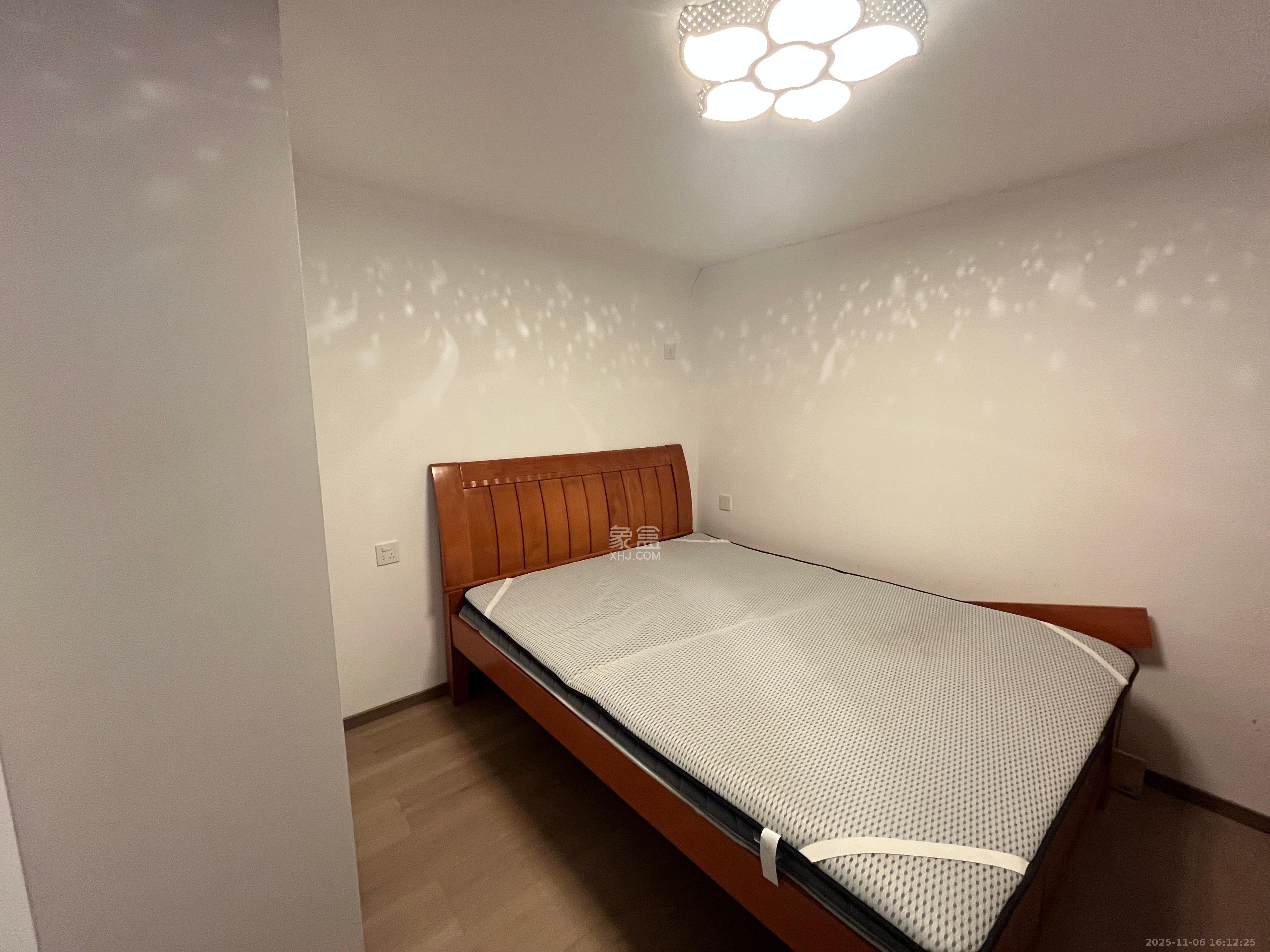 宏景名厦 3室2厅2卫 2600.0元/月 宏景名厦 3室2厅2卫 2600.0元/月室内图