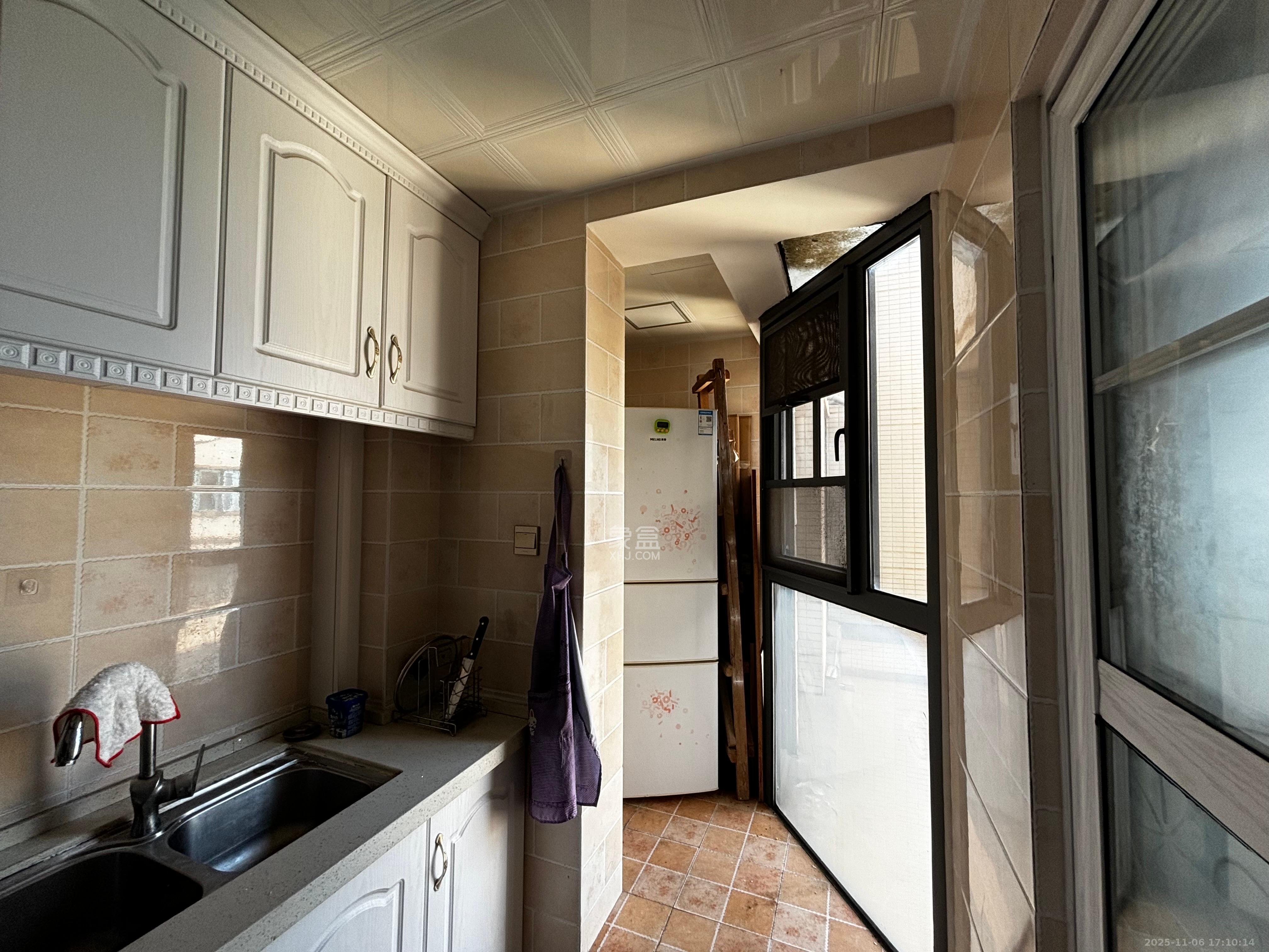 中建芙蓉嘉苑 3室2厅2卫 2700.0元/月 中建芙蓉嘉苑 3室2厅2卫 2700.0元/月室内图