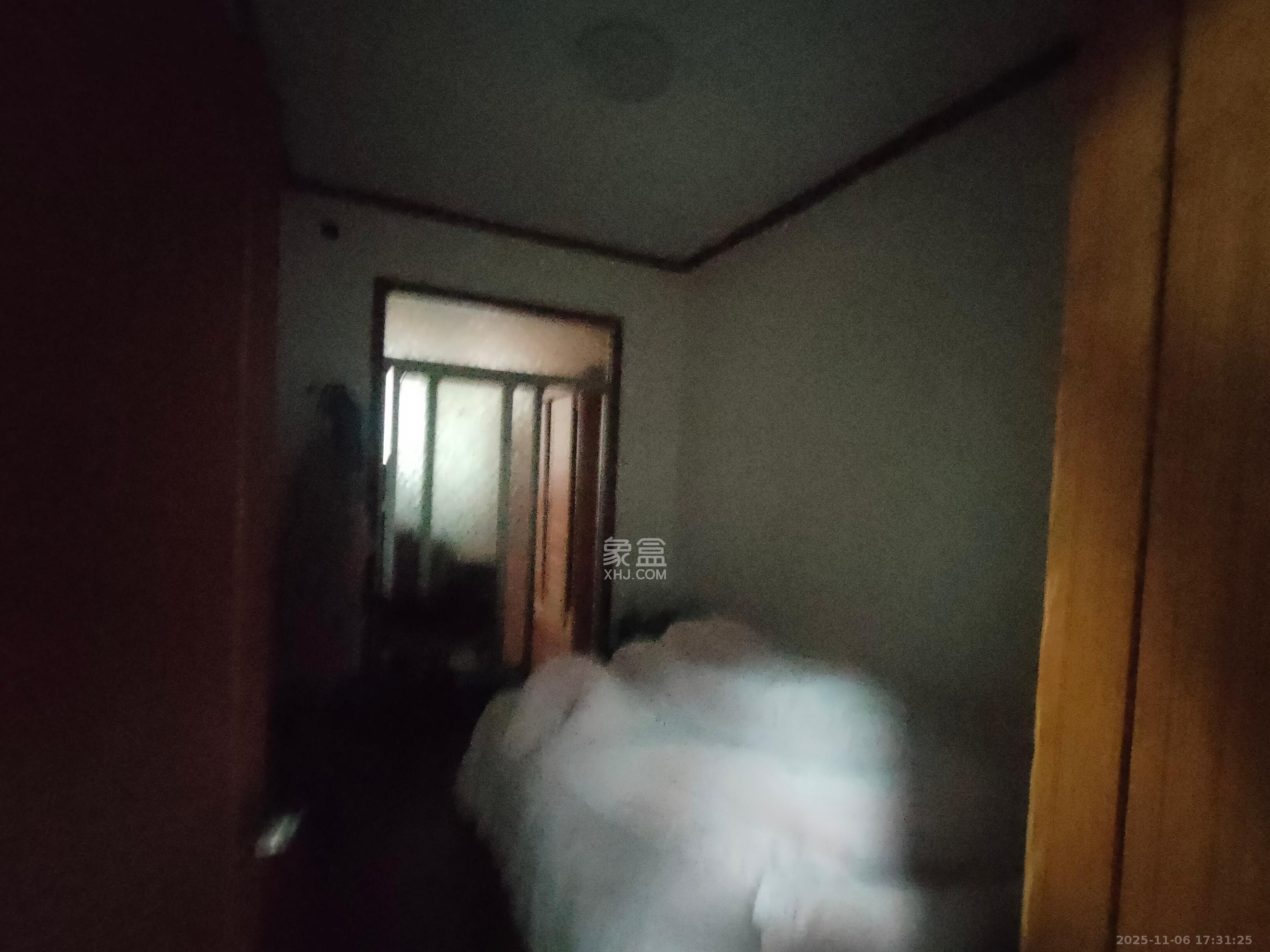 省儿童医院单位宿舍 3室2厅1卫 1800.0元/月 省儿童医院单位宿舍 3室2厅1卫 1800.0元/月室内图