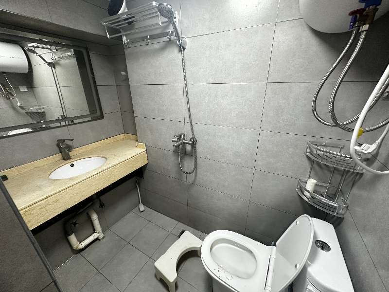 绿地海德公馆  1室1厅1卫    2000.0元/月室内图