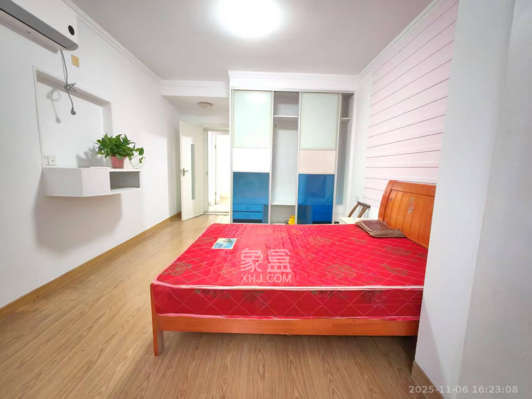 金湘北苑  1室2厅1卫    2200.0元/月室内图