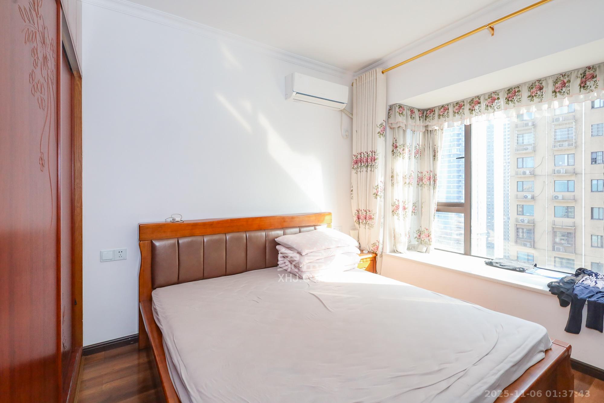 钰龙天下二期(钰龙佳园) 3室2厅1卫 235.0万 钰龙天下二期(钰龙佳园) 3室2厅1卫 235.0万卧室