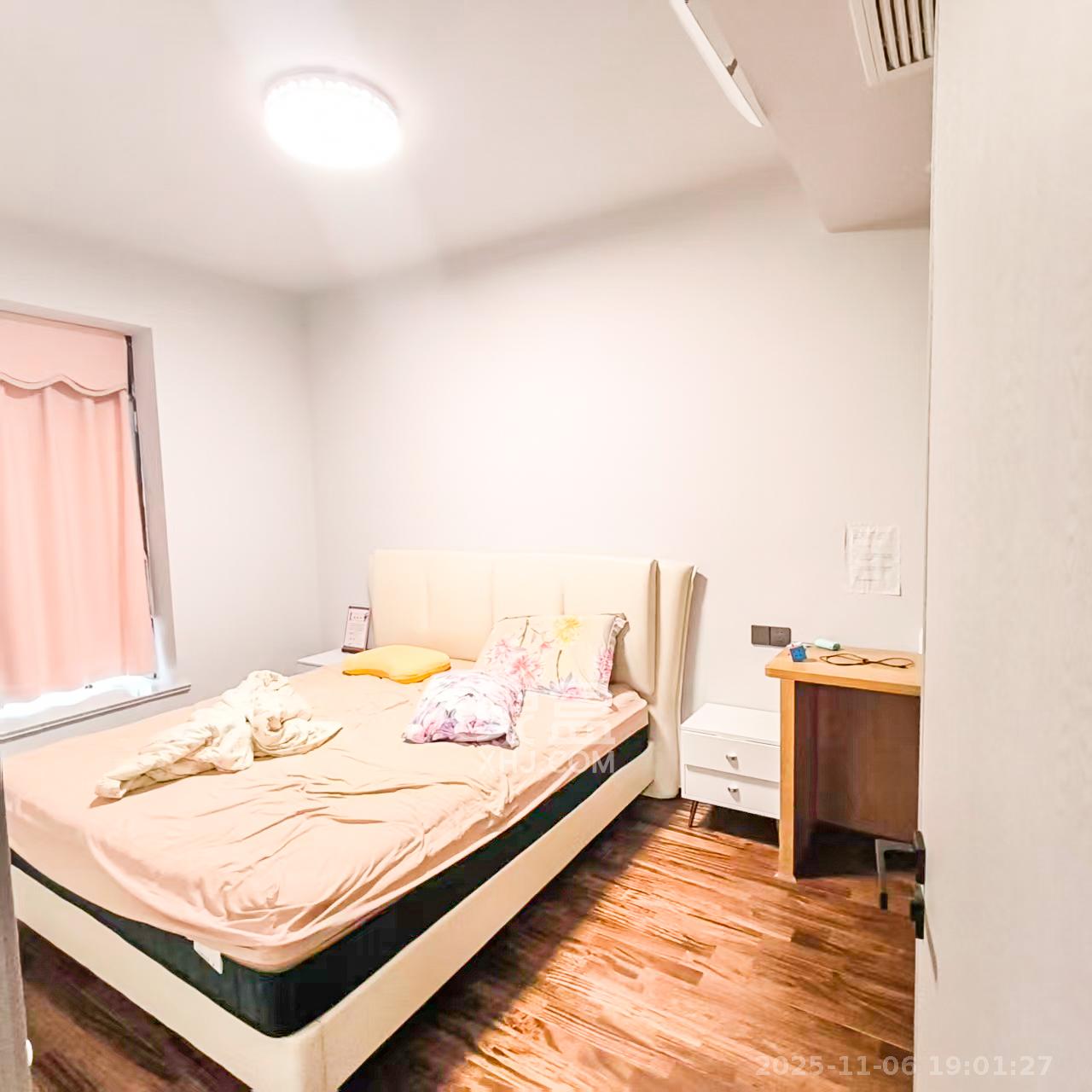 咸嘉新村嘉华苑  5室2厅2卫    187.0万卧室