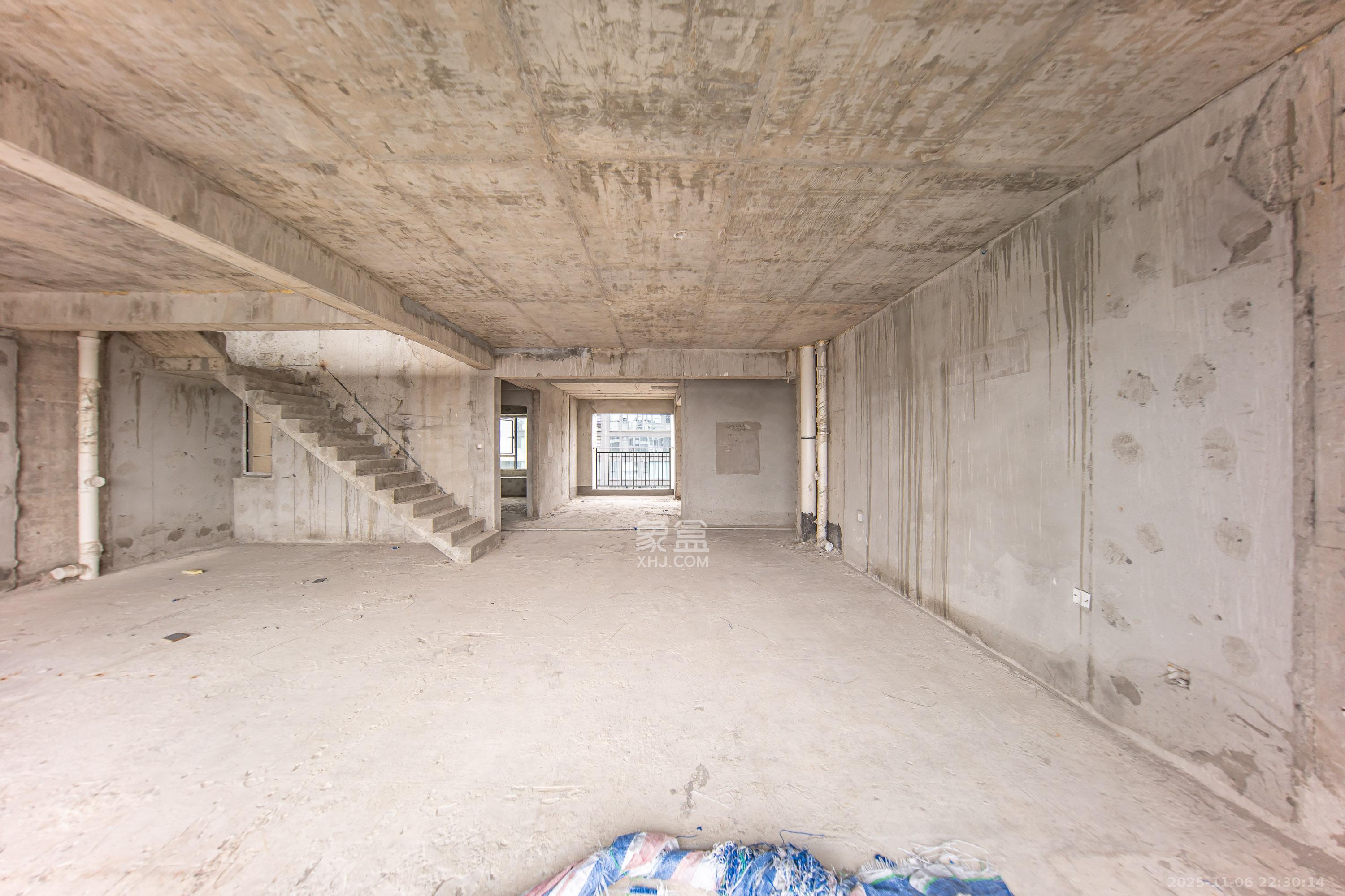 汉唐翰林府  4室2厅2卫    230.0万室内图1