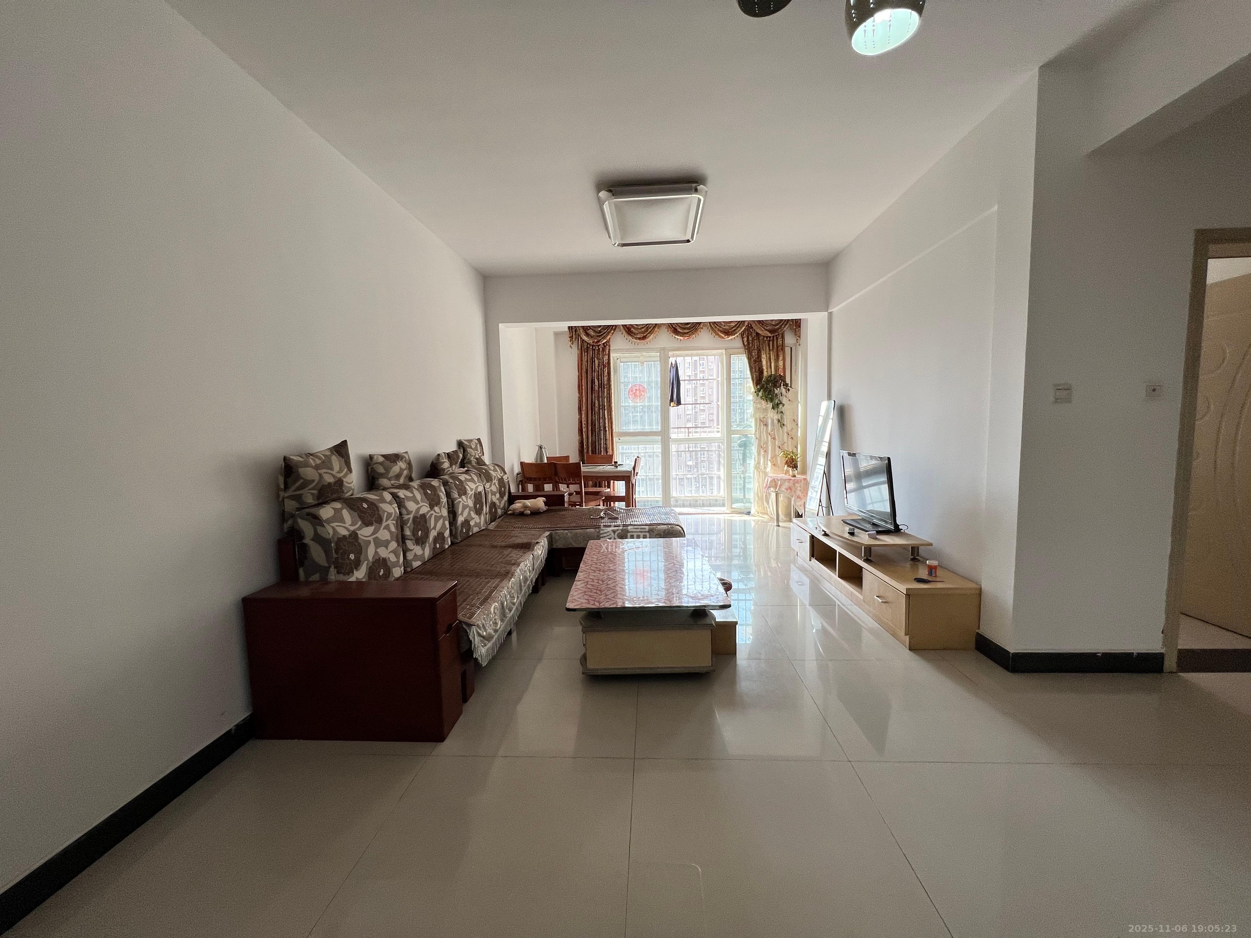 上河国际C区 3室1厅1卫 2500.0元/月 上河国际C区 3室1厅1卫 2500.0元/月室内图