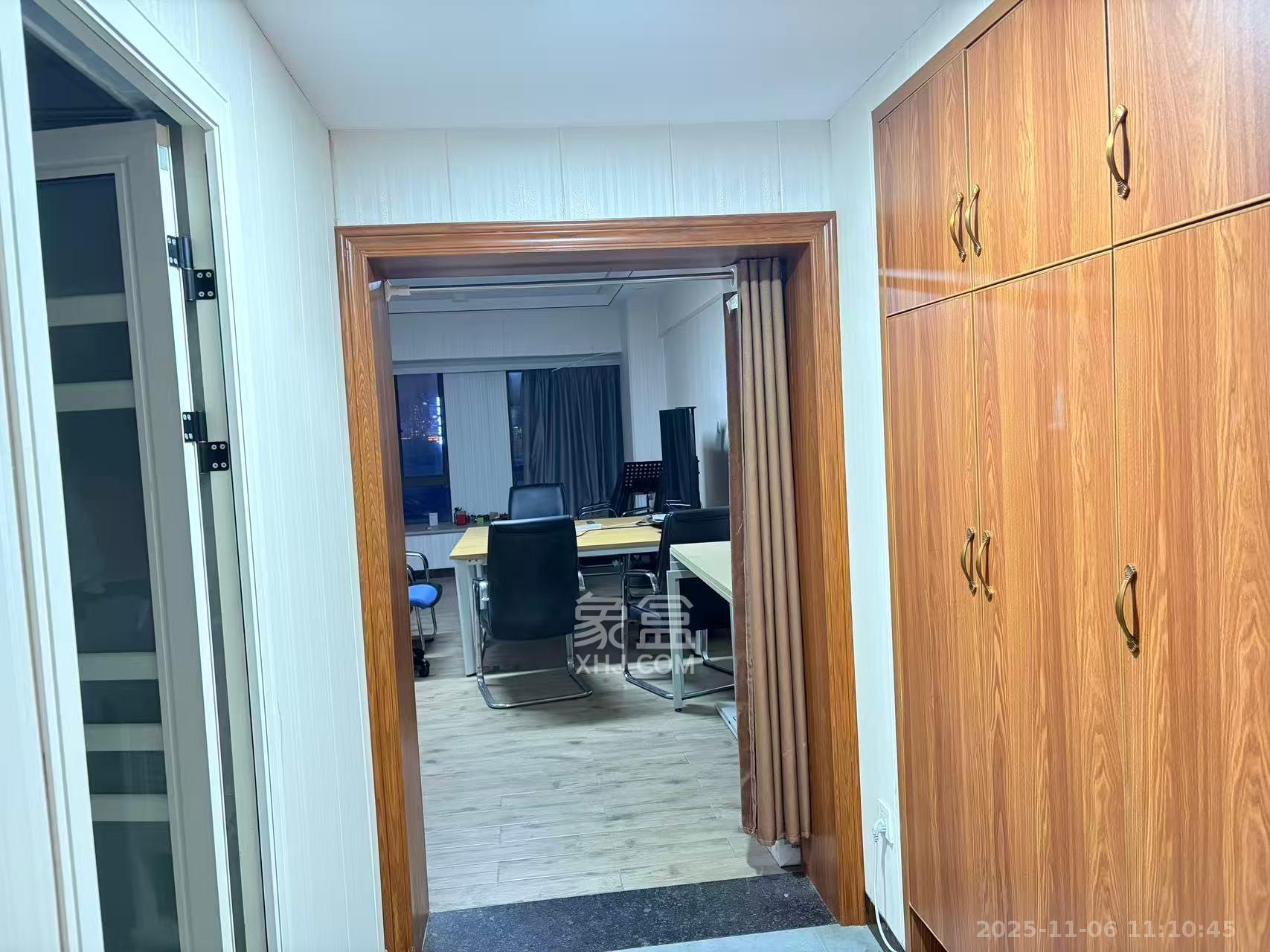 摩天一号  1室1厅1卫    2000.0元/月室内图