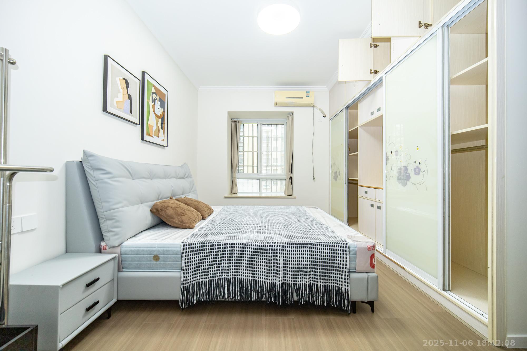 楚天世纪城东苑 3室2厅2卫 79.8万 楚天世纪城东苑 3室2厅2卫 79.8万卧室