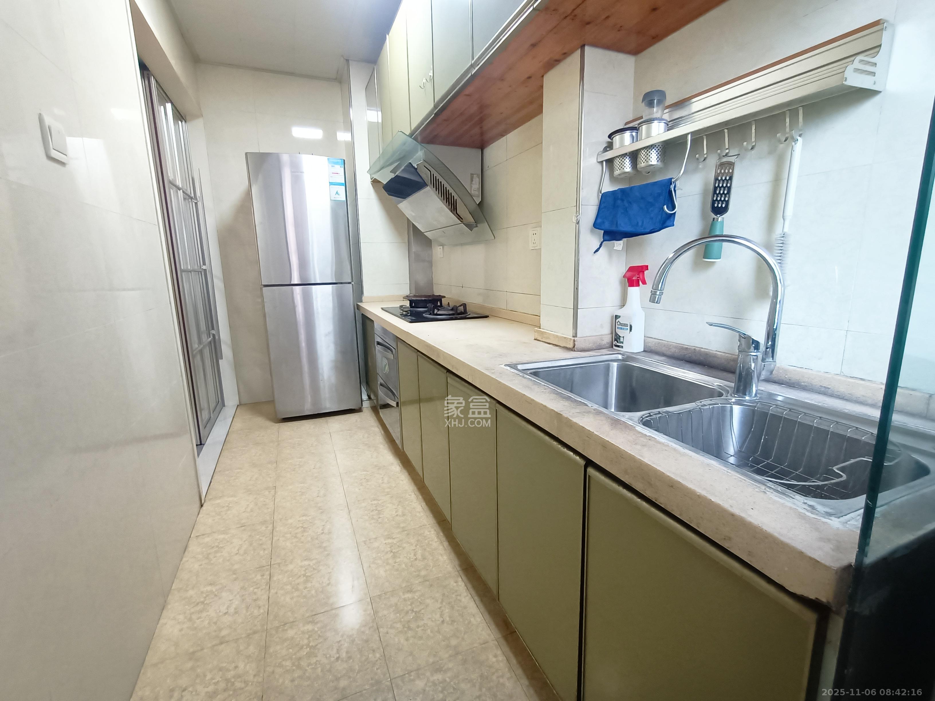 旭辉华庭 2室2厅1卫 1600.0元/月 旭辉华庭 2室2厅1卫 1600.0元/月室内图