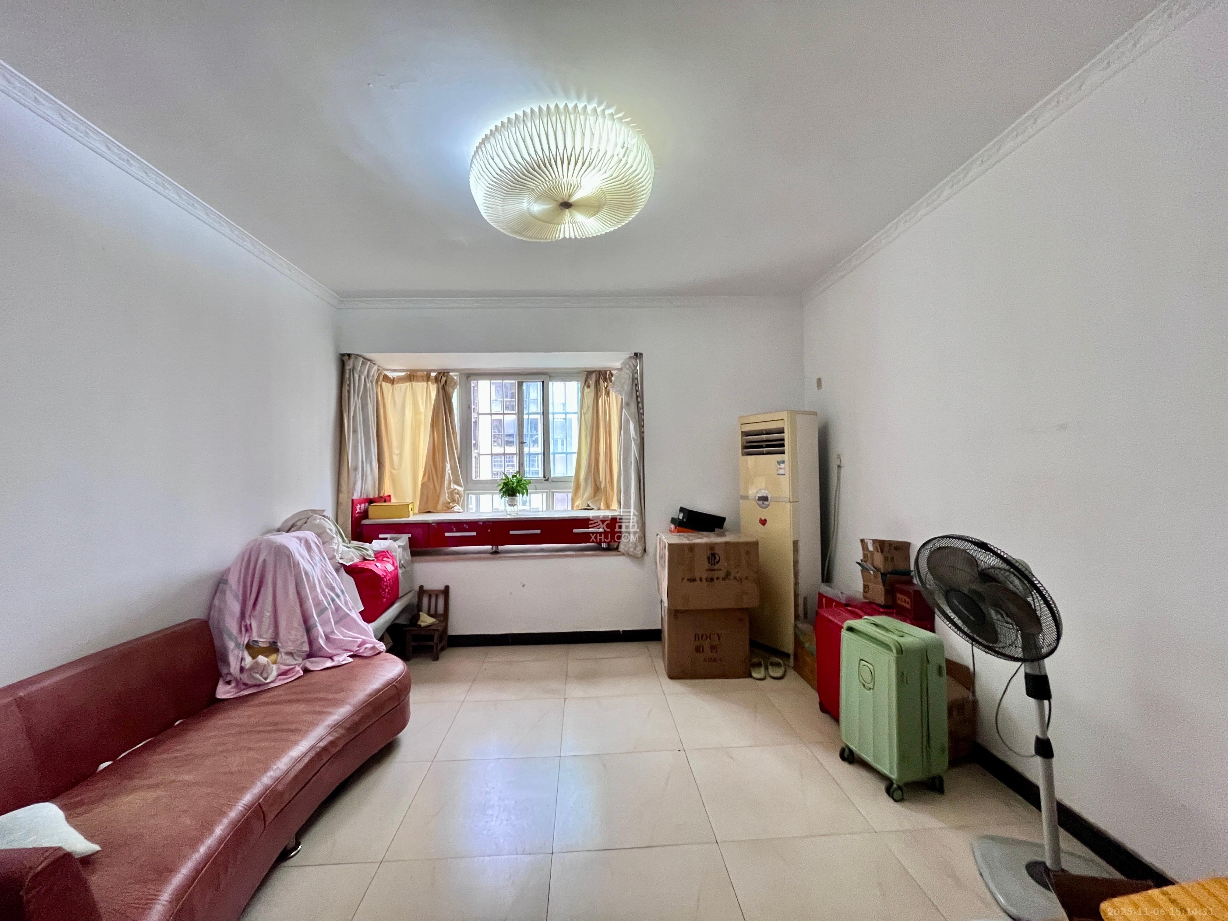 一品东庭  2室2厅1卫    2000.0元/月室内图1