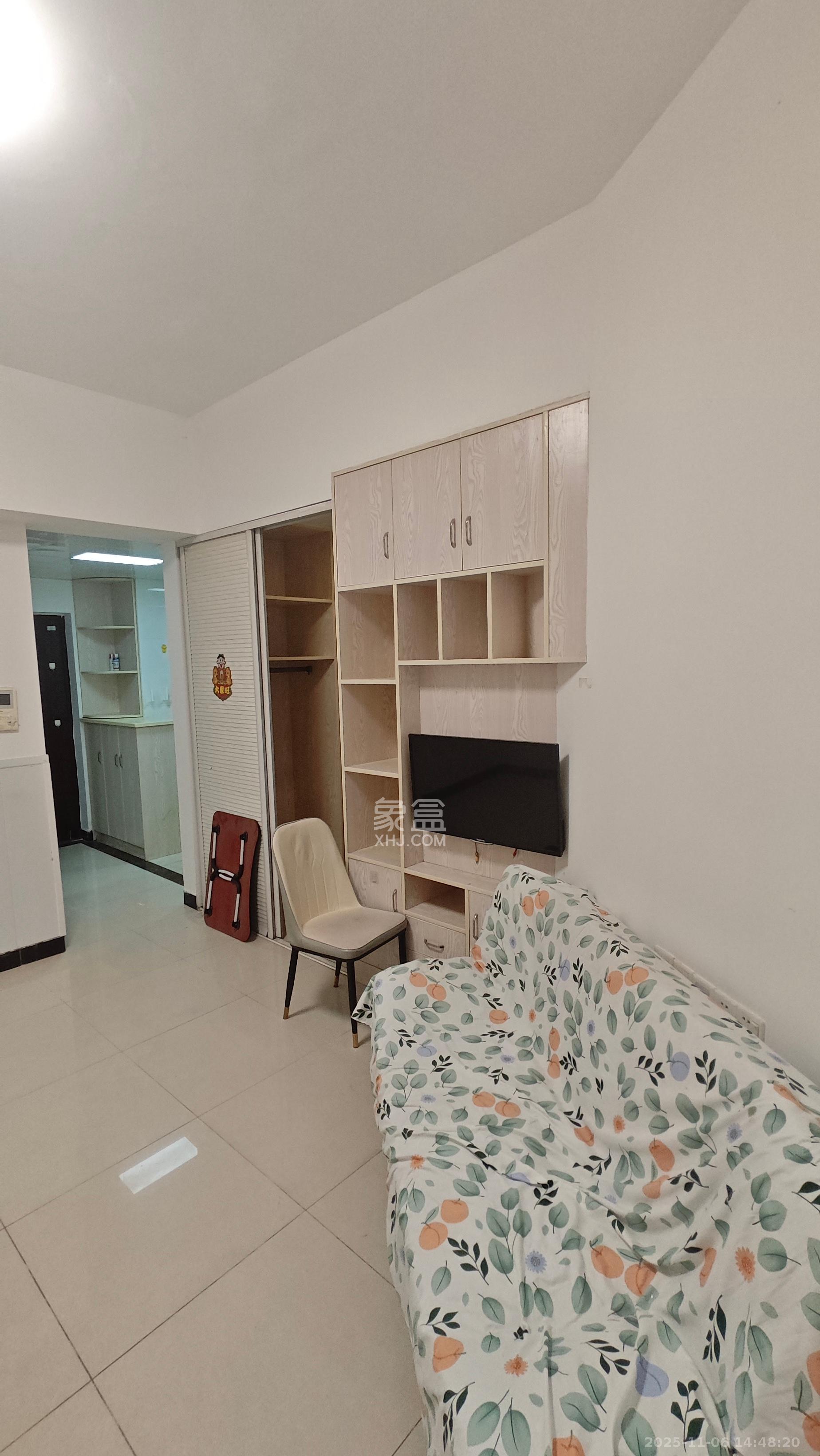 奥克斯广场  1室1厅1卫    1600.0元/月