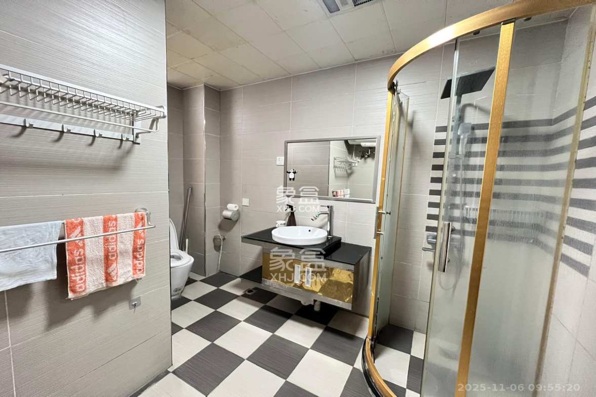 湘江世纪城望江苑 3室2厅2卫 2700.0元/月 湘江世纪城望江苑 3室2厅2卫 2700.0元/月室内图