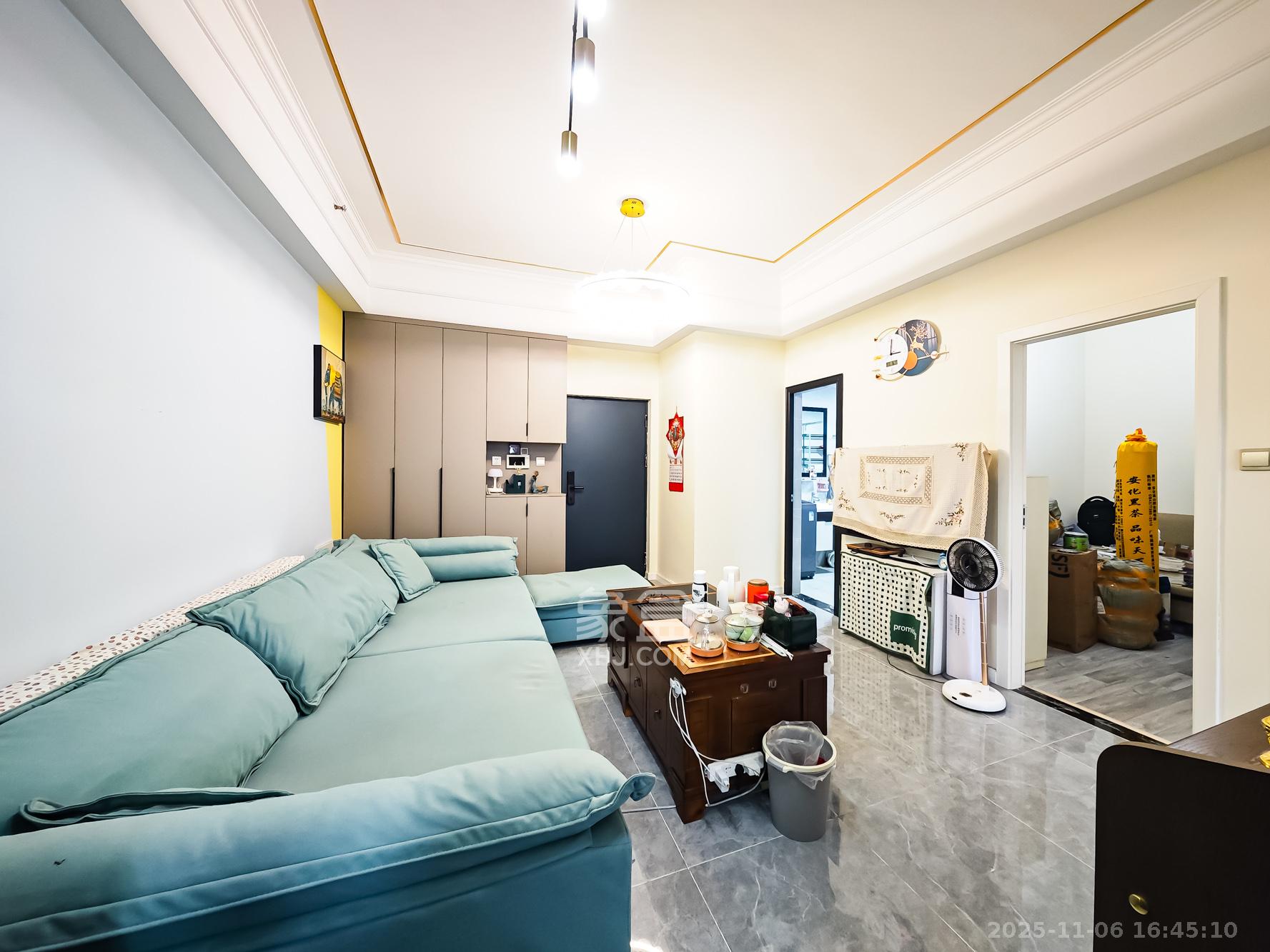 湘一书香里  3室2厅1卫    98.0万客厅