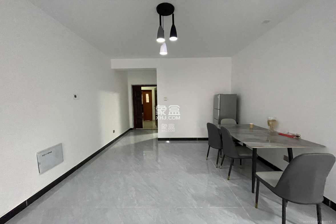 鑫远悦城(鑫远悦时代) 3室2厅1卫 2400.0元/月 鑫远悦城(鑫远悦时代) 3室2厅1卫 2400.0元/月室内图