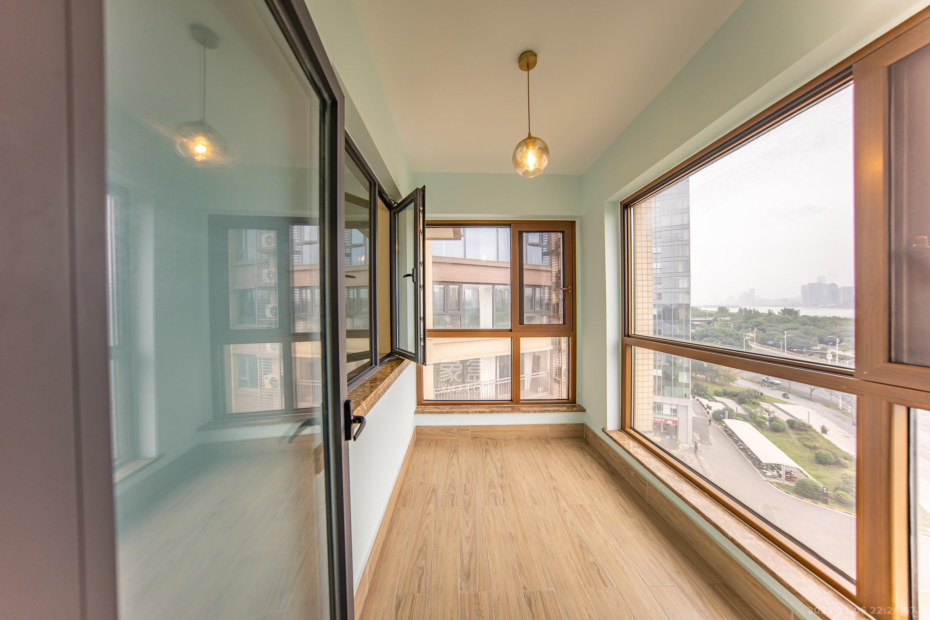 兰亭湾畔  3室2厅2卫    135.0万卧室