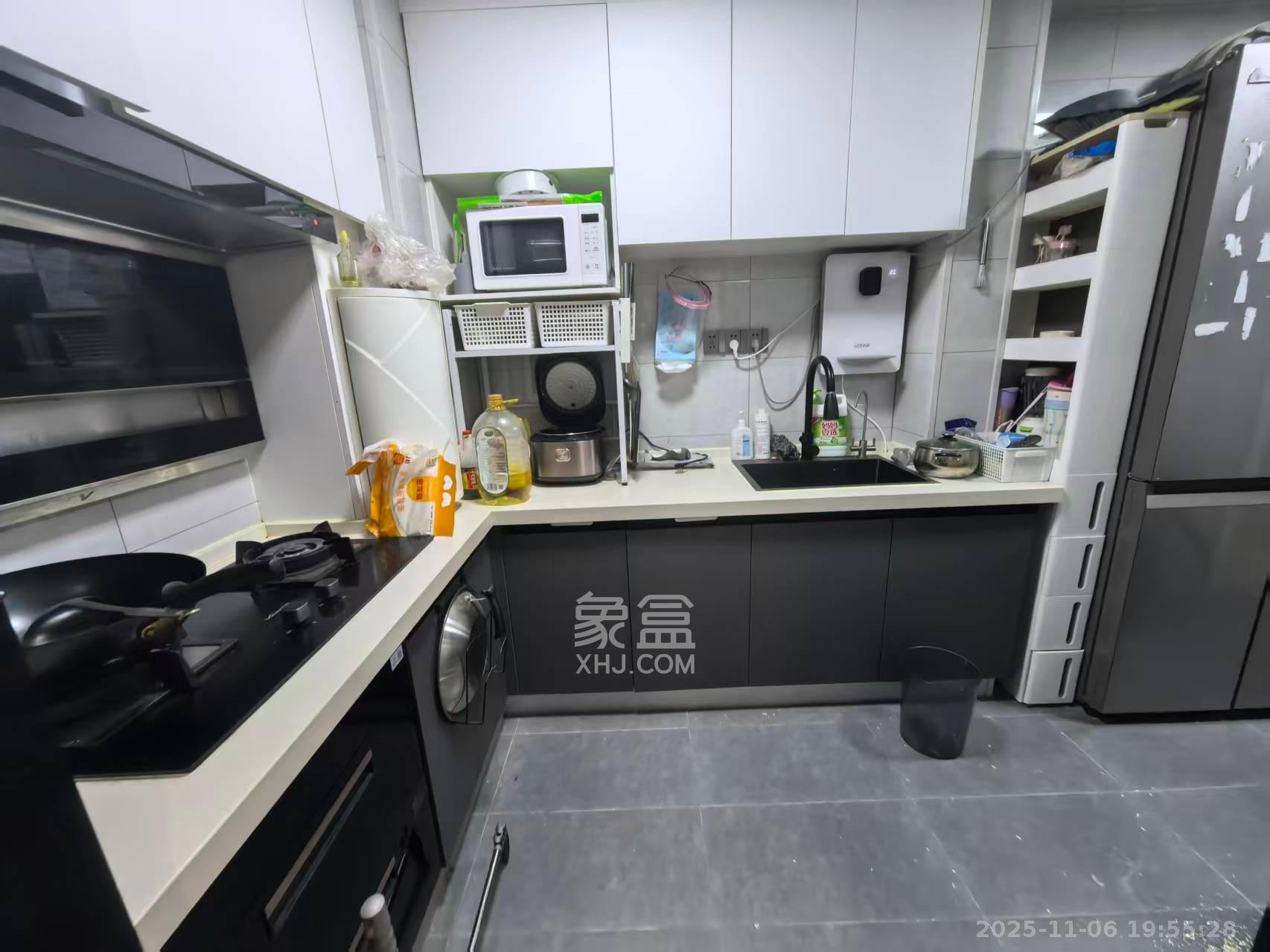 世茂铂翠湾四期(世茂悦享) 3室2厅1卫 3300.0元/月 世茂铂翠湾四期(世茂悦享) 3室2厅1卫 3300.0元/月室内图