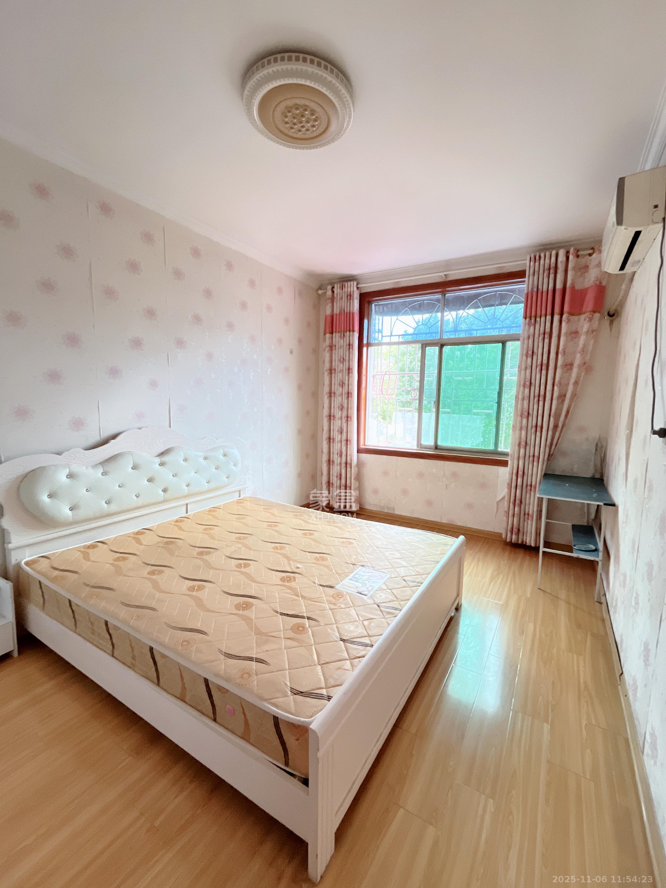 湘华小区 2室2厅1卫 1800.0元/月 湘华小区 2室2厅1卫 1800.0元/月室内图