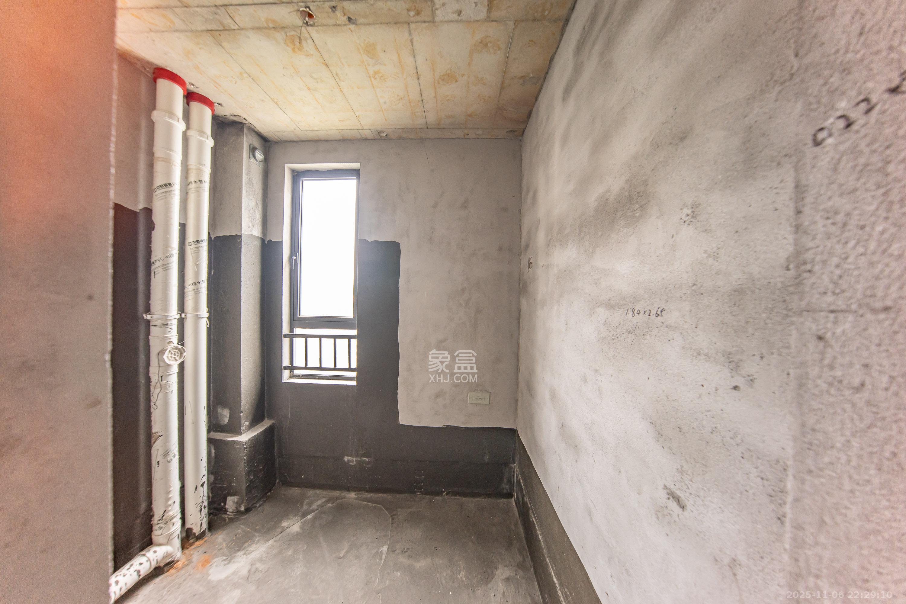 梦想麓隐桐溪  5室2厅3卫    368.0万卫生间