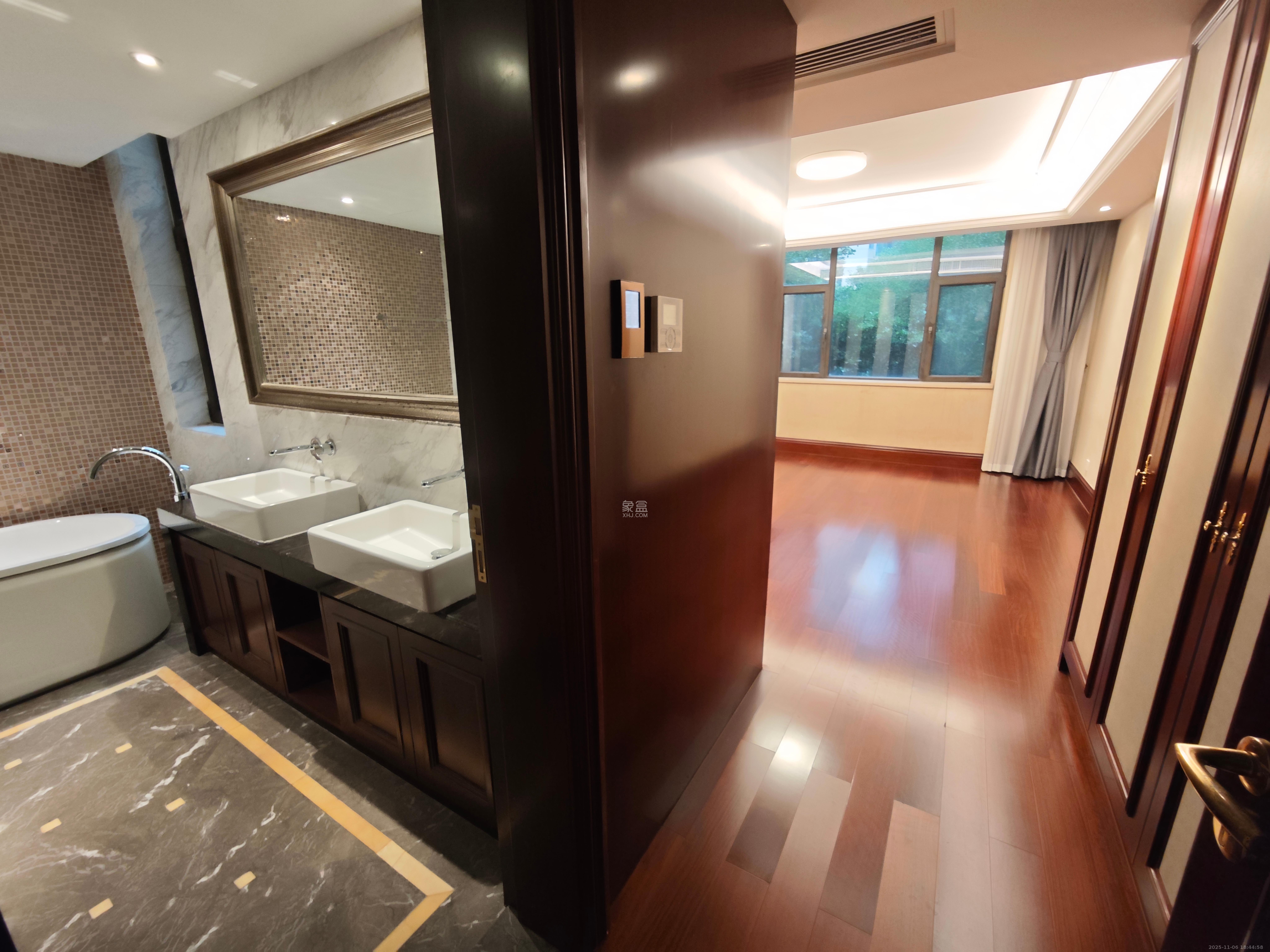 运达中央广场一、二期 4室2厅2卫 10000.0元/月 运达中央广场一、二期 4室2厅2卫 10000.0元/月室内图