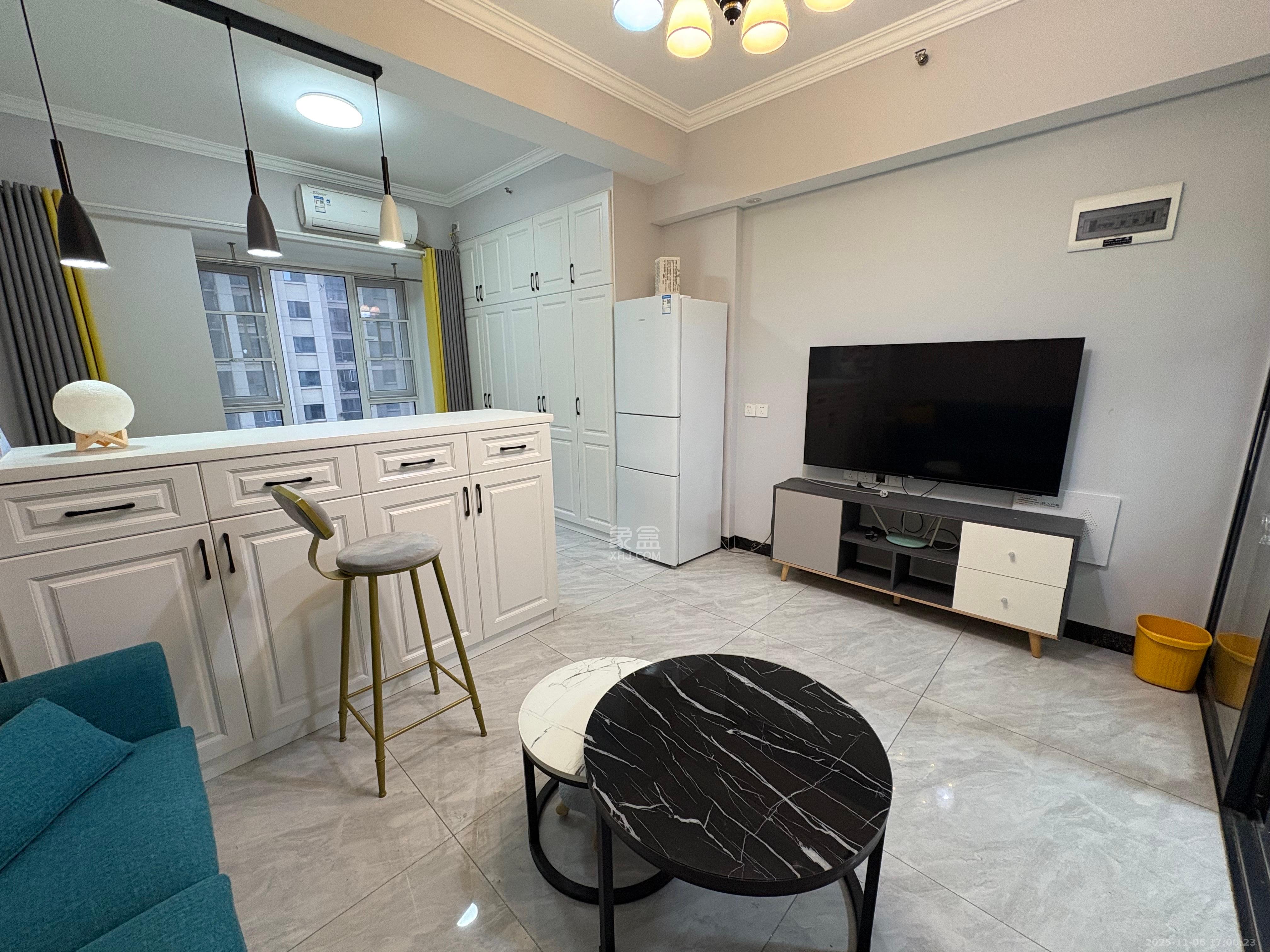 芙蓉万国城MOMA（卓越汇富苑）  1室1厅1卫    1400.0元/月室内图