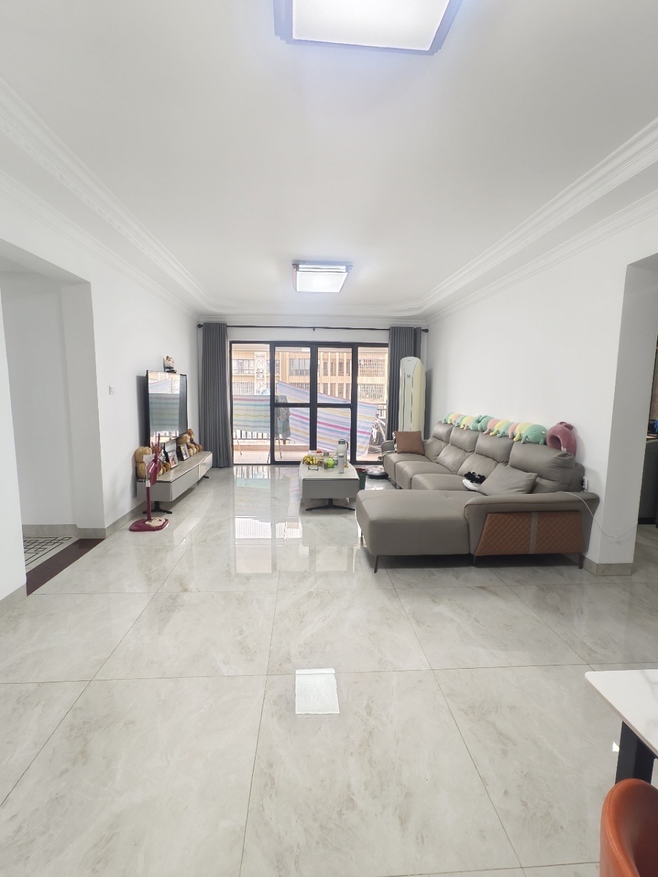 省政协小区  3室2厅2卫    159.0万客厅