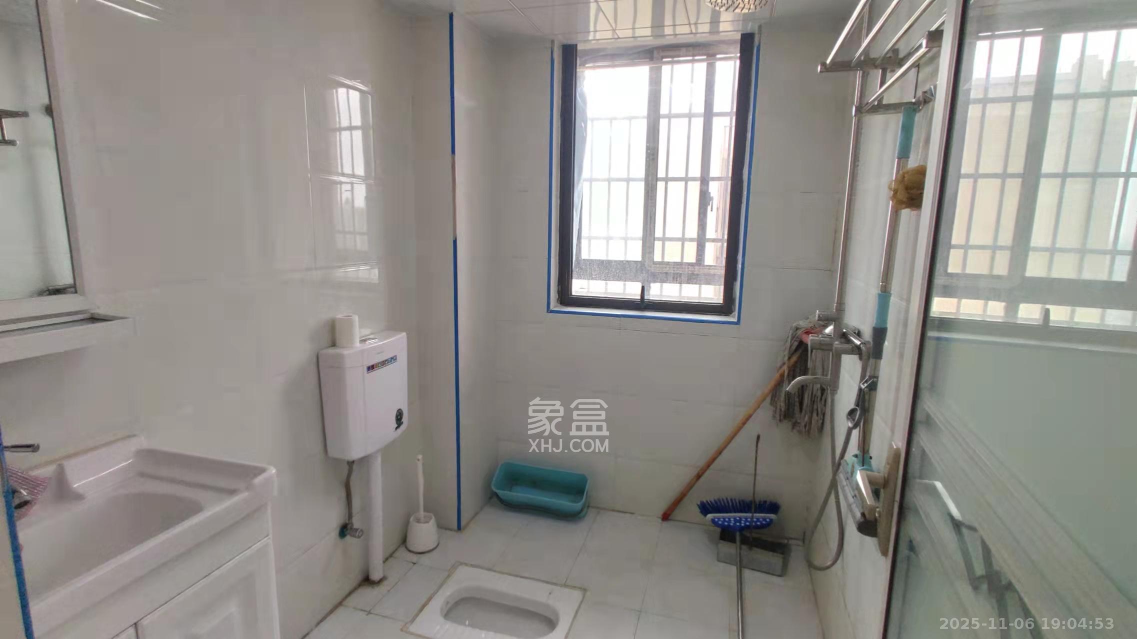 国泰九龙湾  3室2厅1卫    2100.0元/月室内图