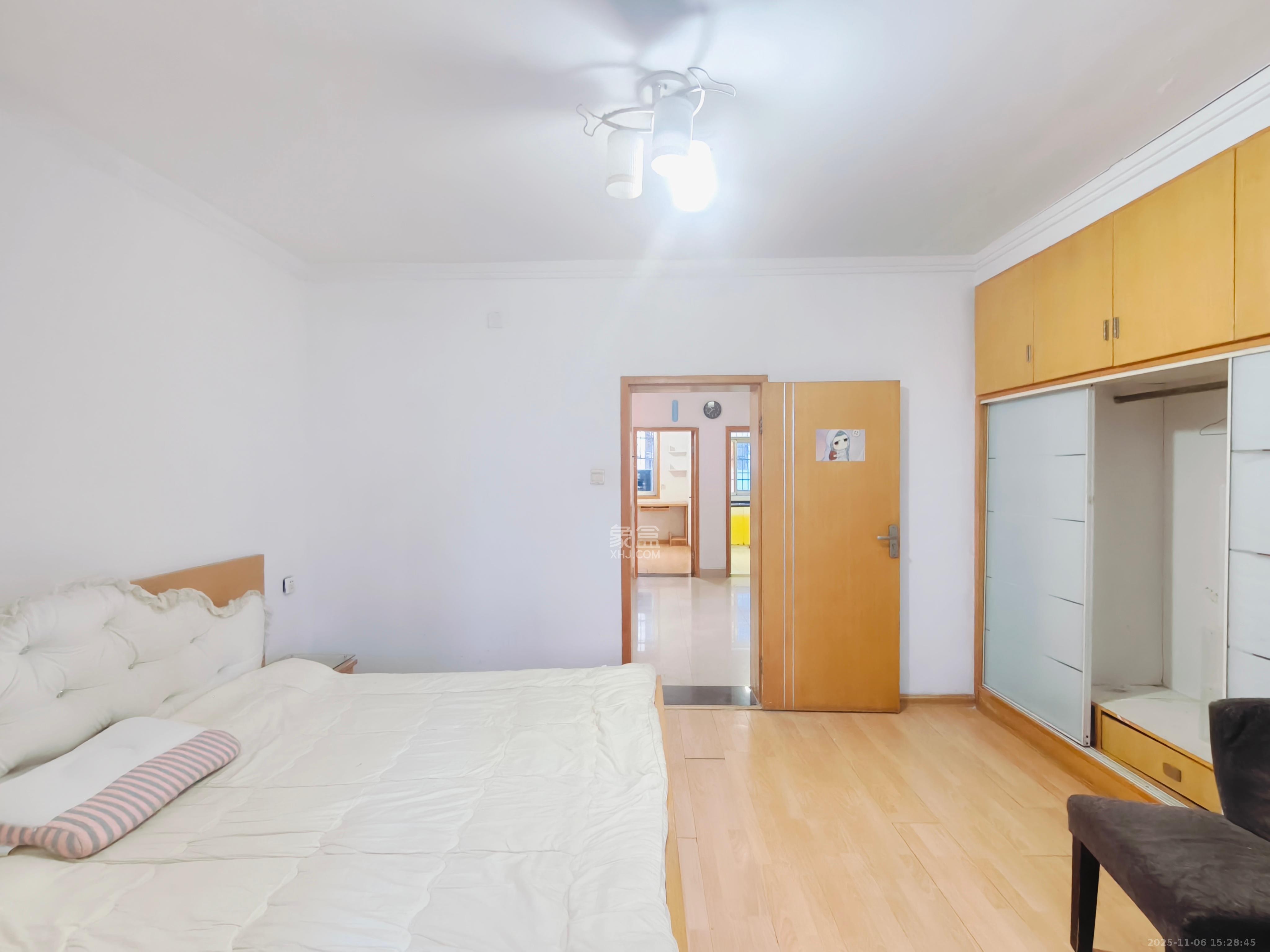 景园小区  2室1厅1卫    1600.0元/月室内图