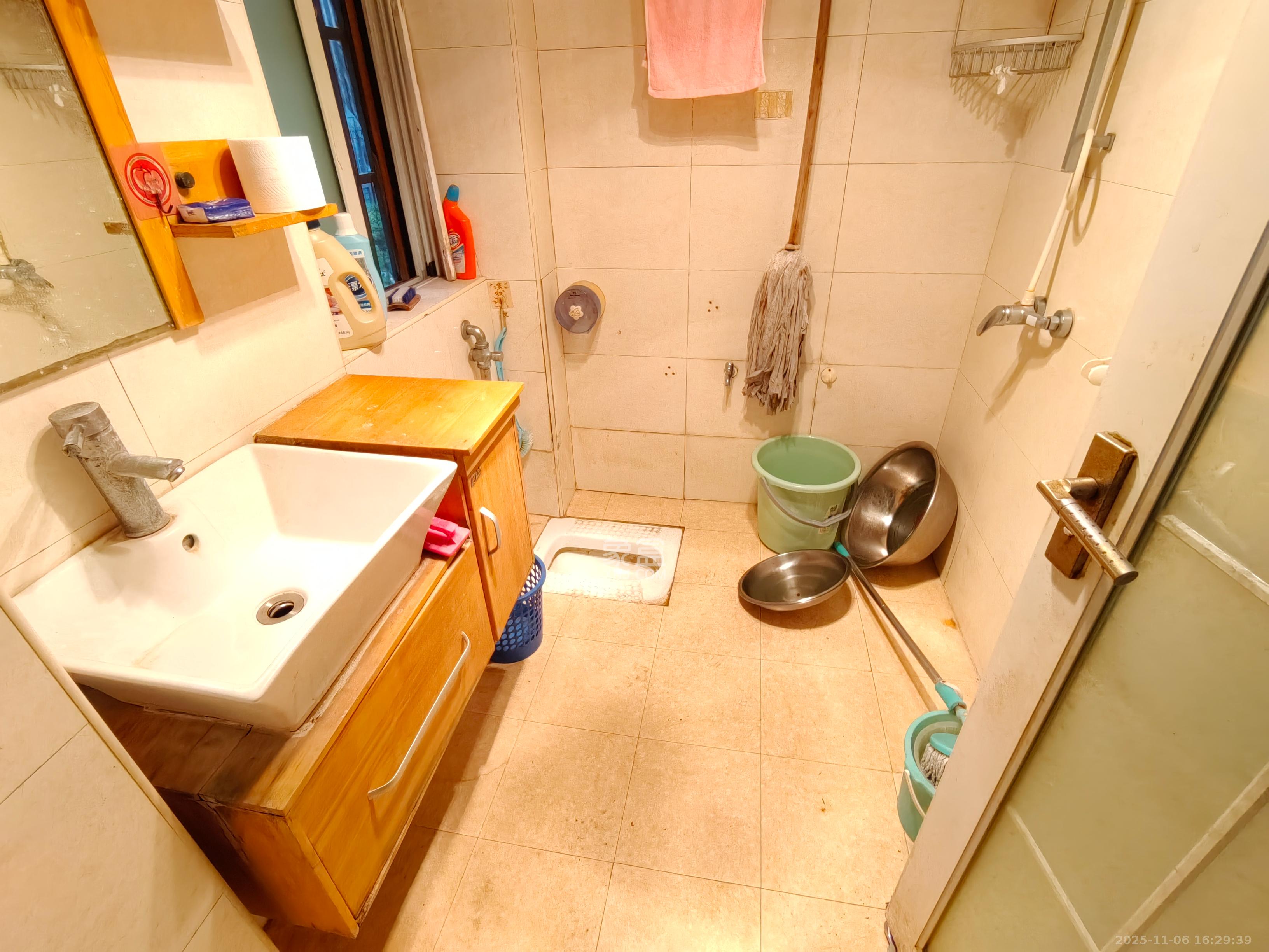 巧克力空间（建鸿达现代大厦）  2室2厅1卫    2000.0元/月室内图