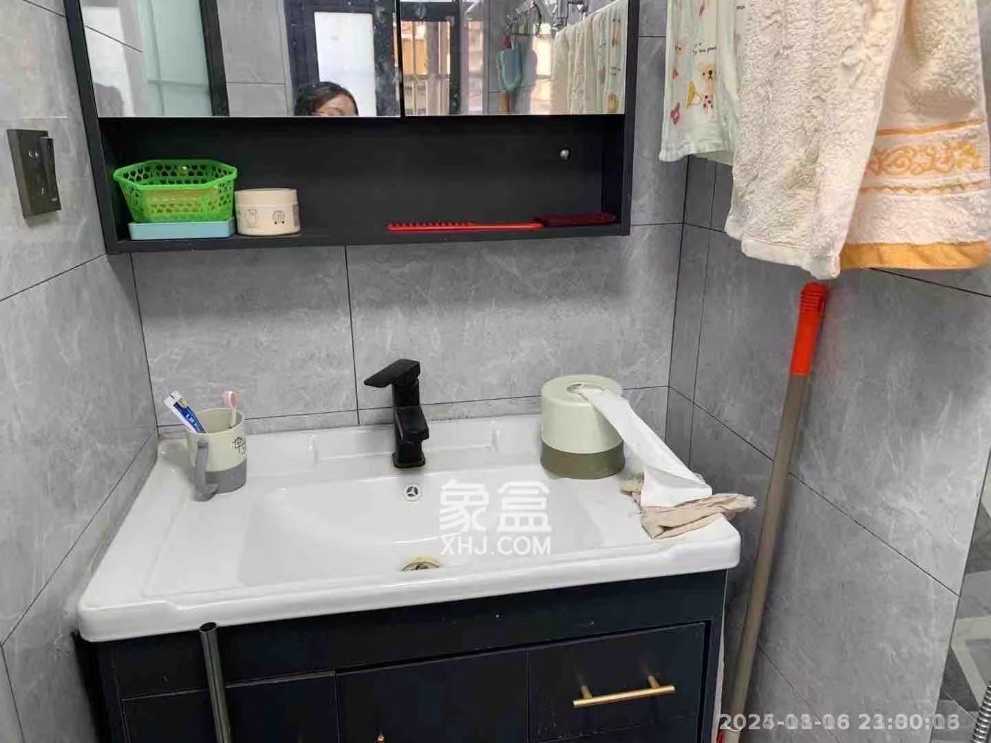 狮子山一片  1室1厅1卫    1600.0元/月室内图