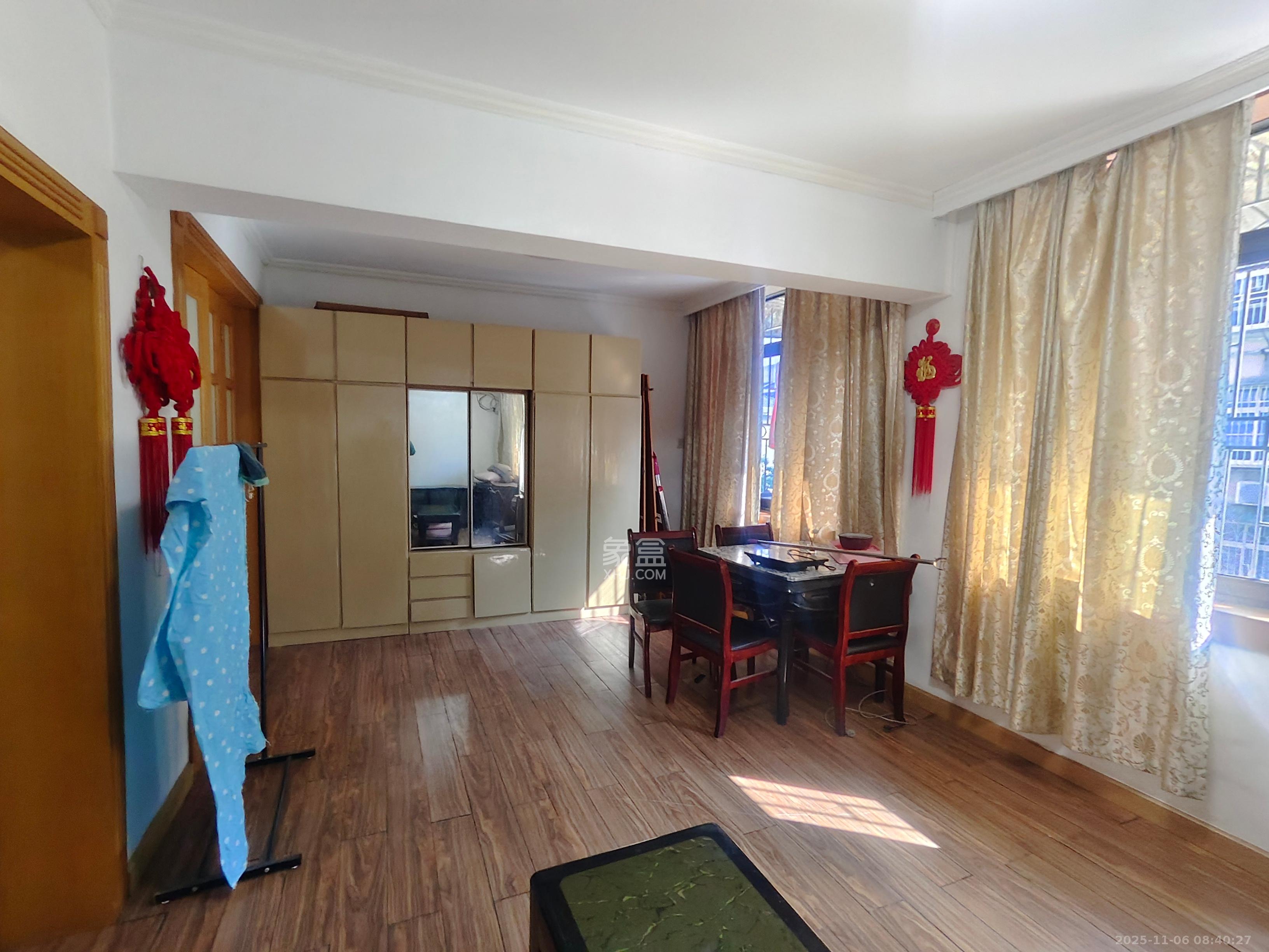 东塘电信宿舍  2室1厅1卫    1800.0元/月室内图