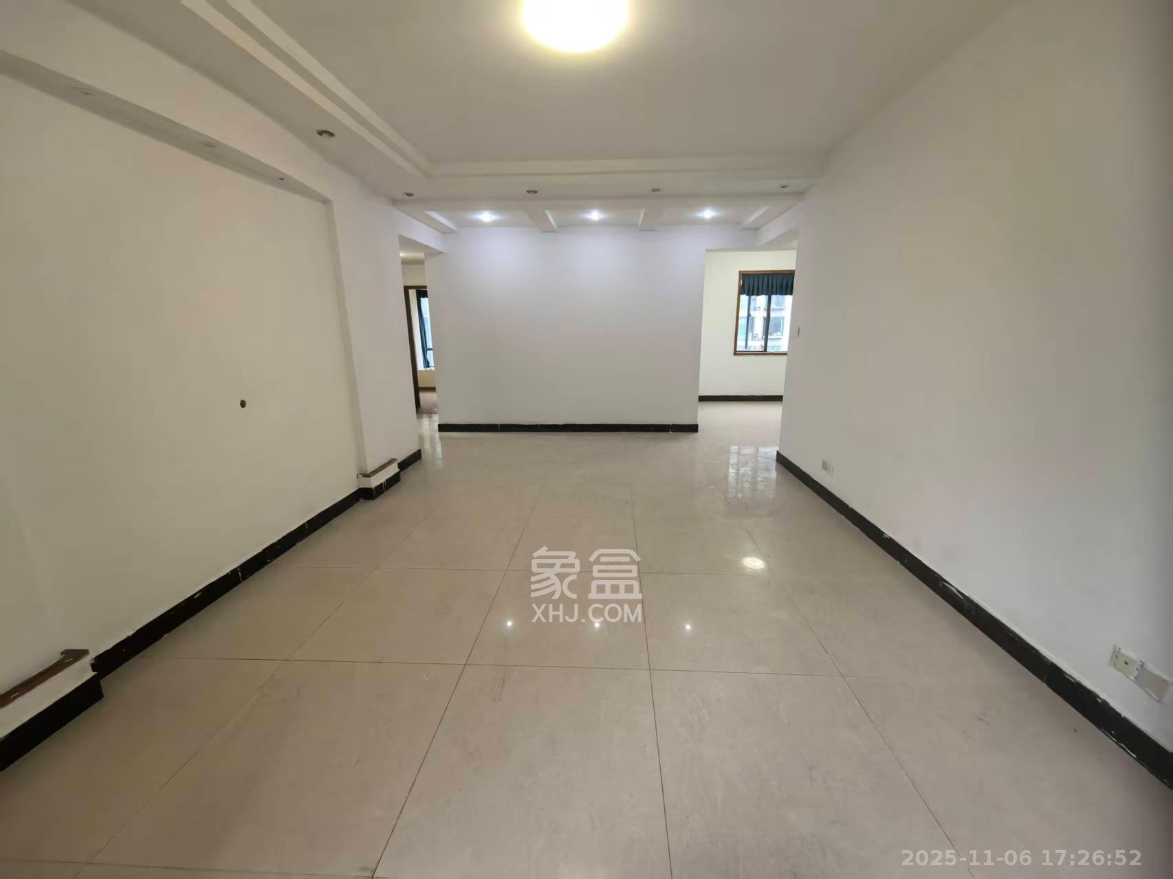 银港水晶城  3室2厅2卫    99.8万