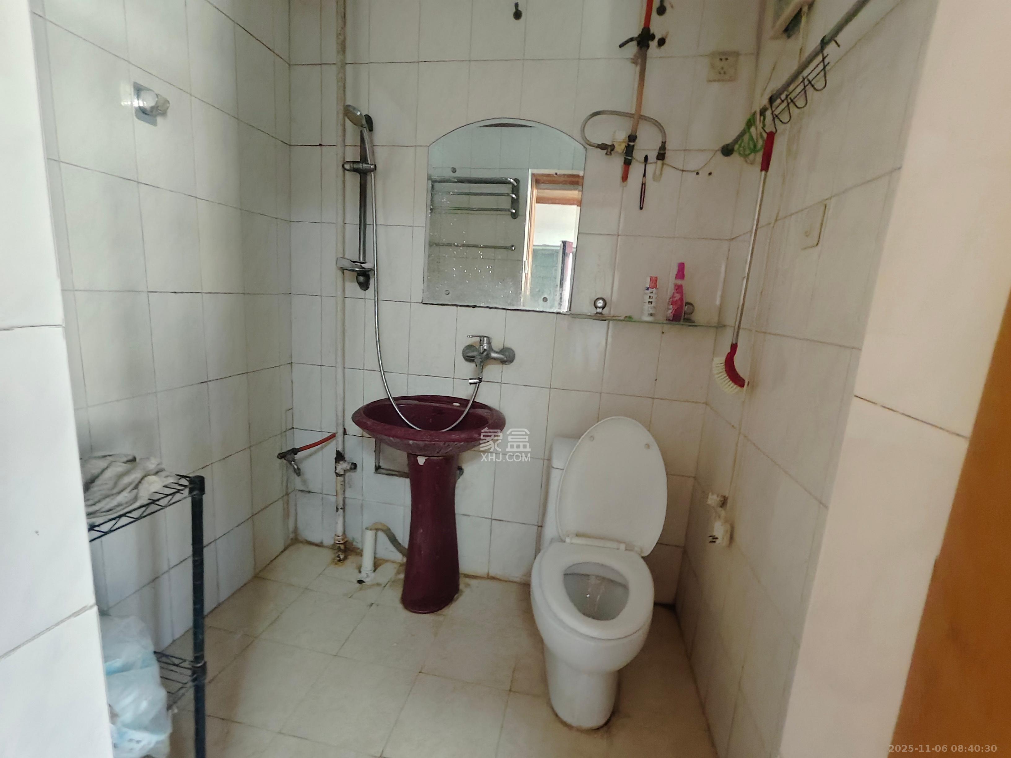 东塘电信宿舍  2室1厅1卫    1800.0元/月室内图