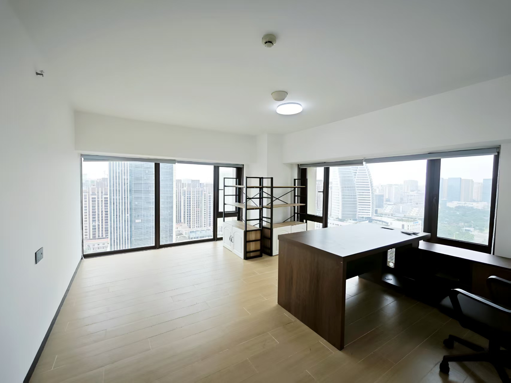 海航豪庭南苑 2室2厅2卫 4000.0元/月 海航豪庭南苑 2室2厅2卫 4000.0元/月室内图