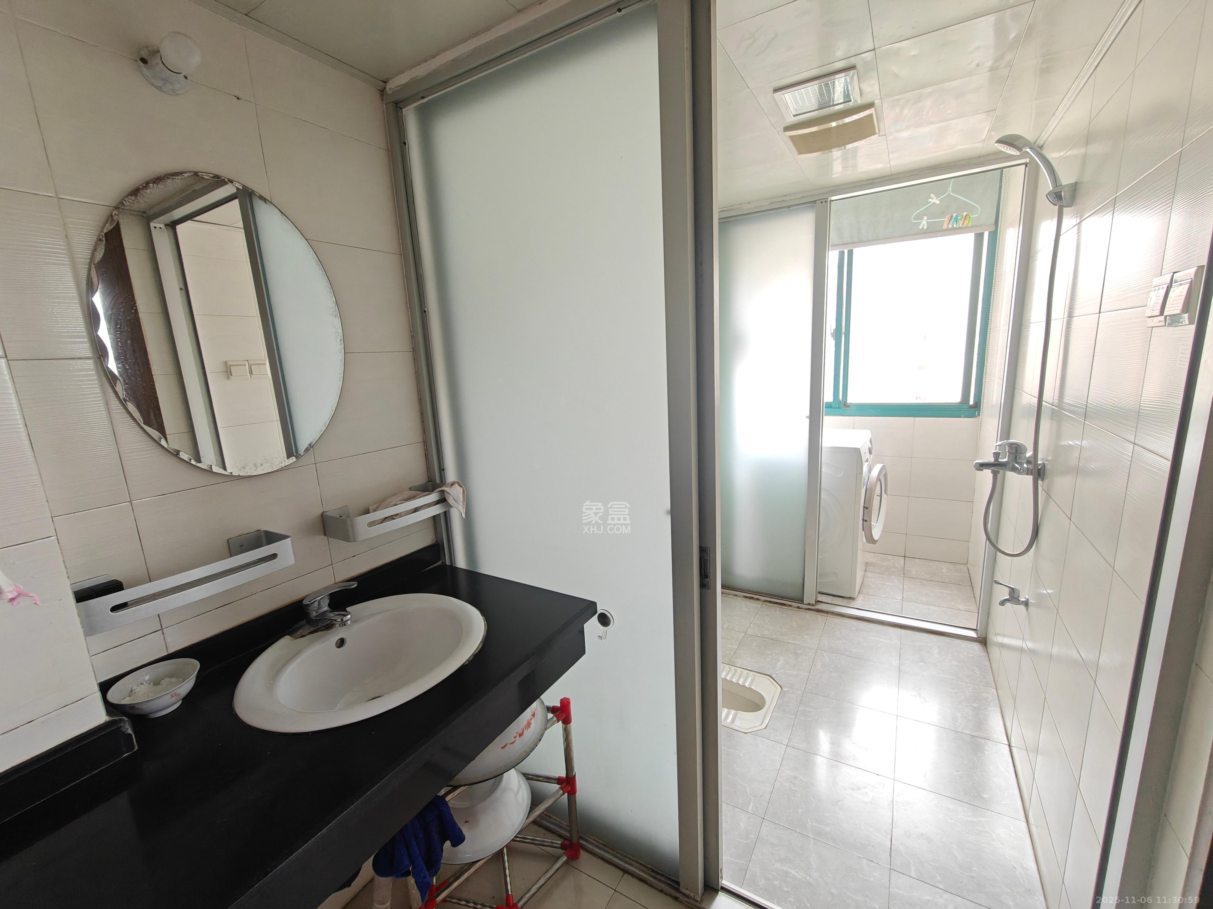 白沙花园  2室2厅2卫    2000.0元/月室内图