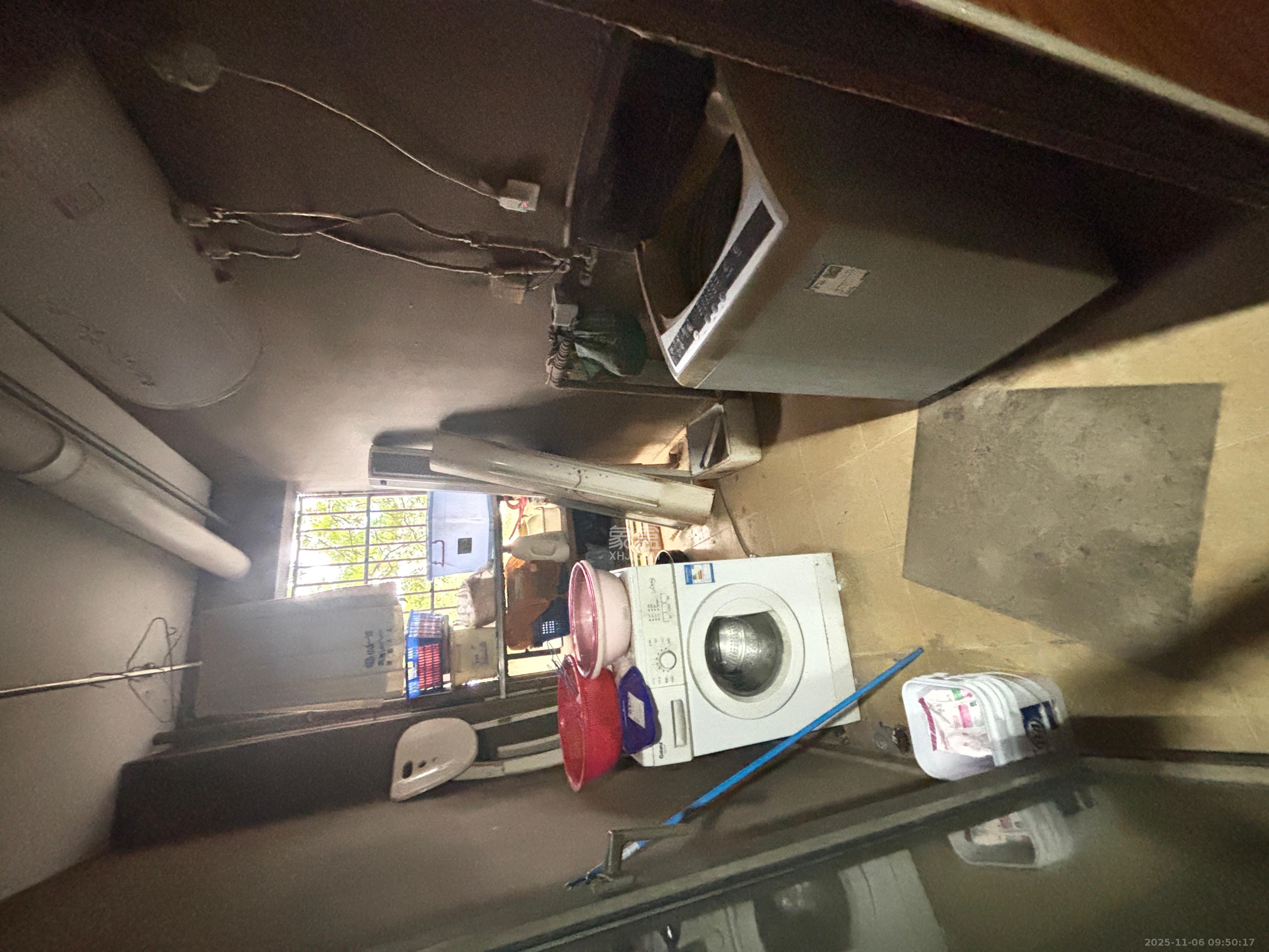 花漾年华（桂花园）  1室2厅1卫    2500.0元/月室内图