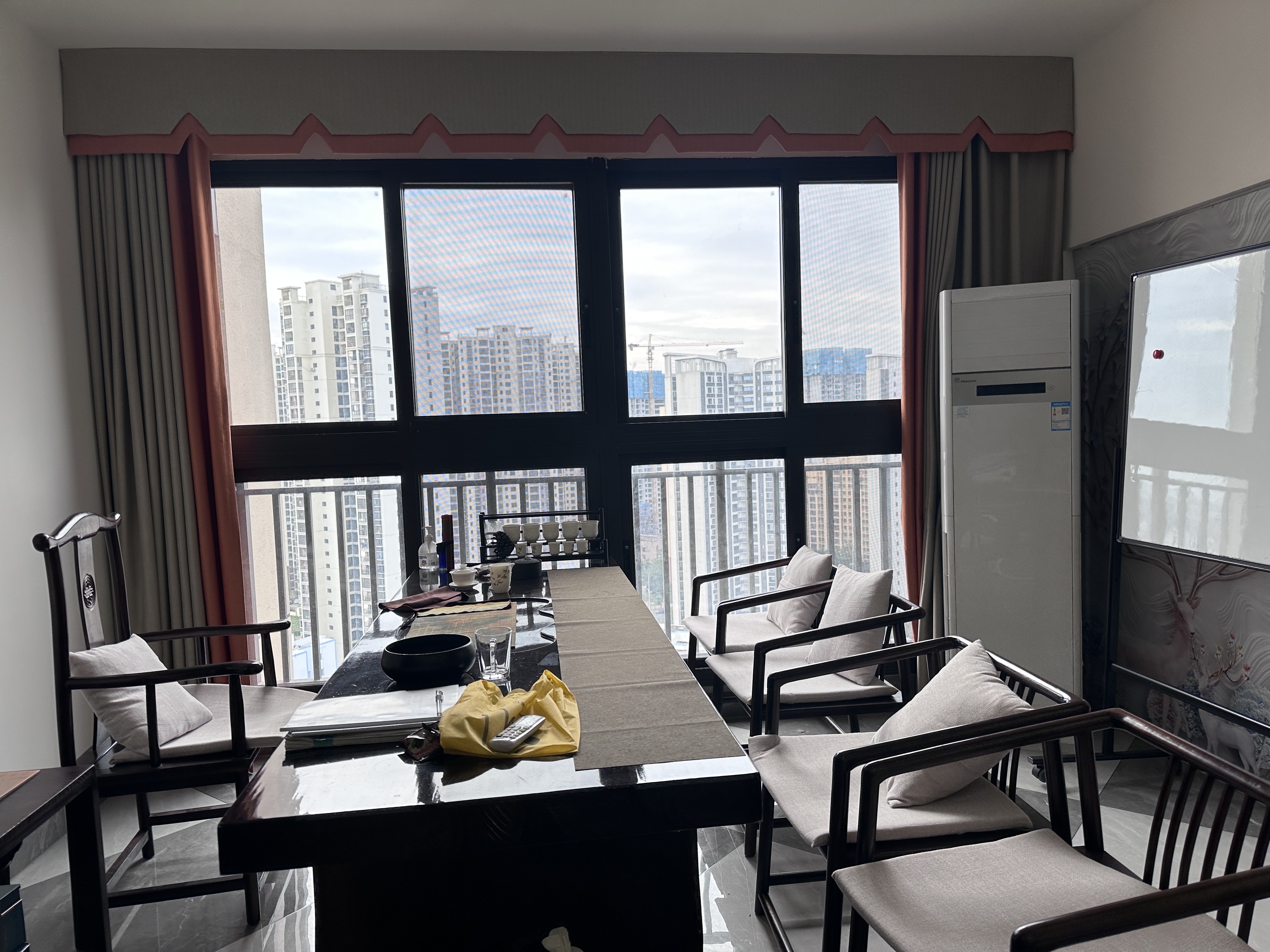 海航豪庭南苑  4室2厅2卫    6000.0元/月室内图