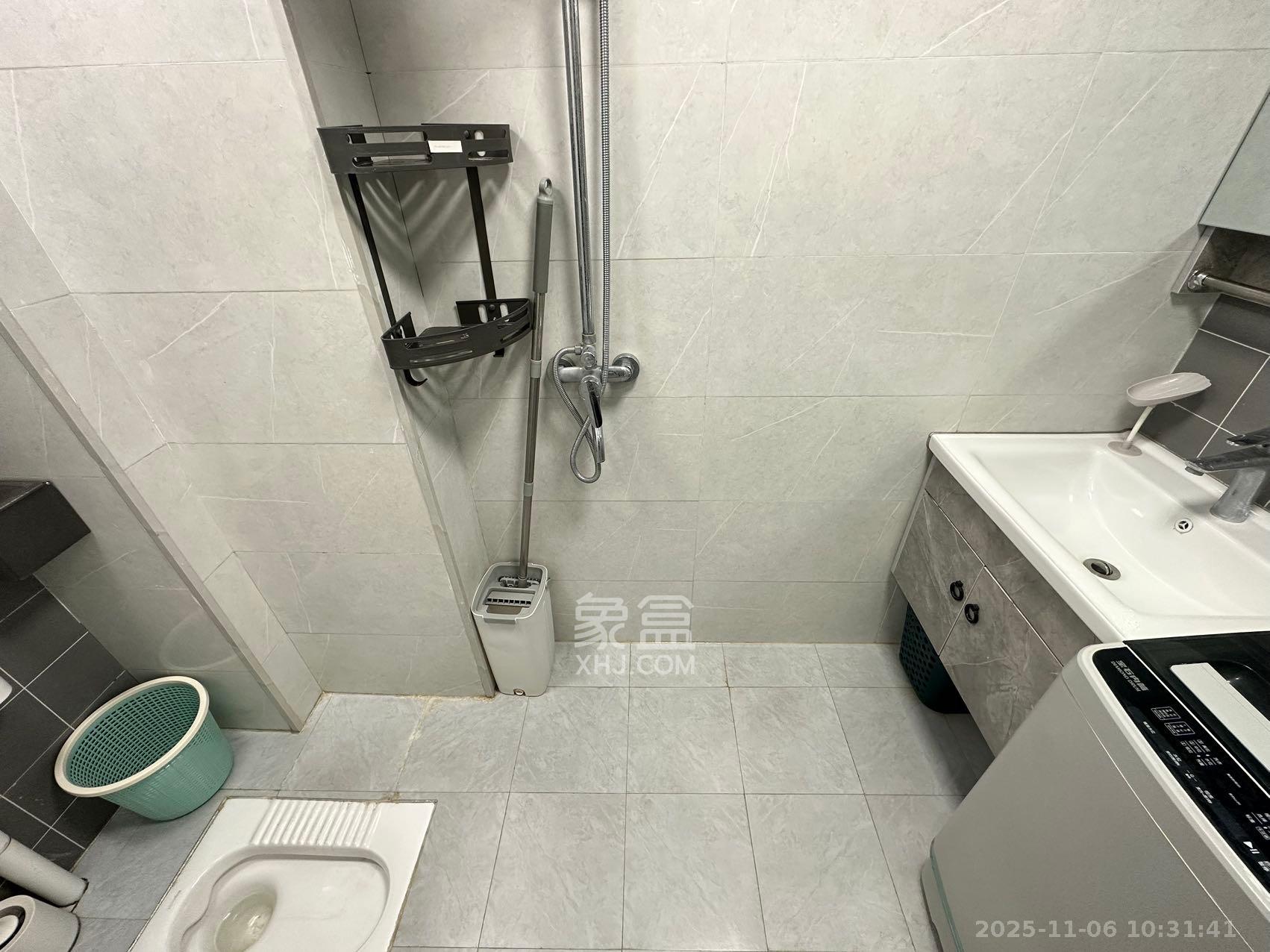 保利麓谷林语I区  1室1厅1卫    1400.0元/月室内图