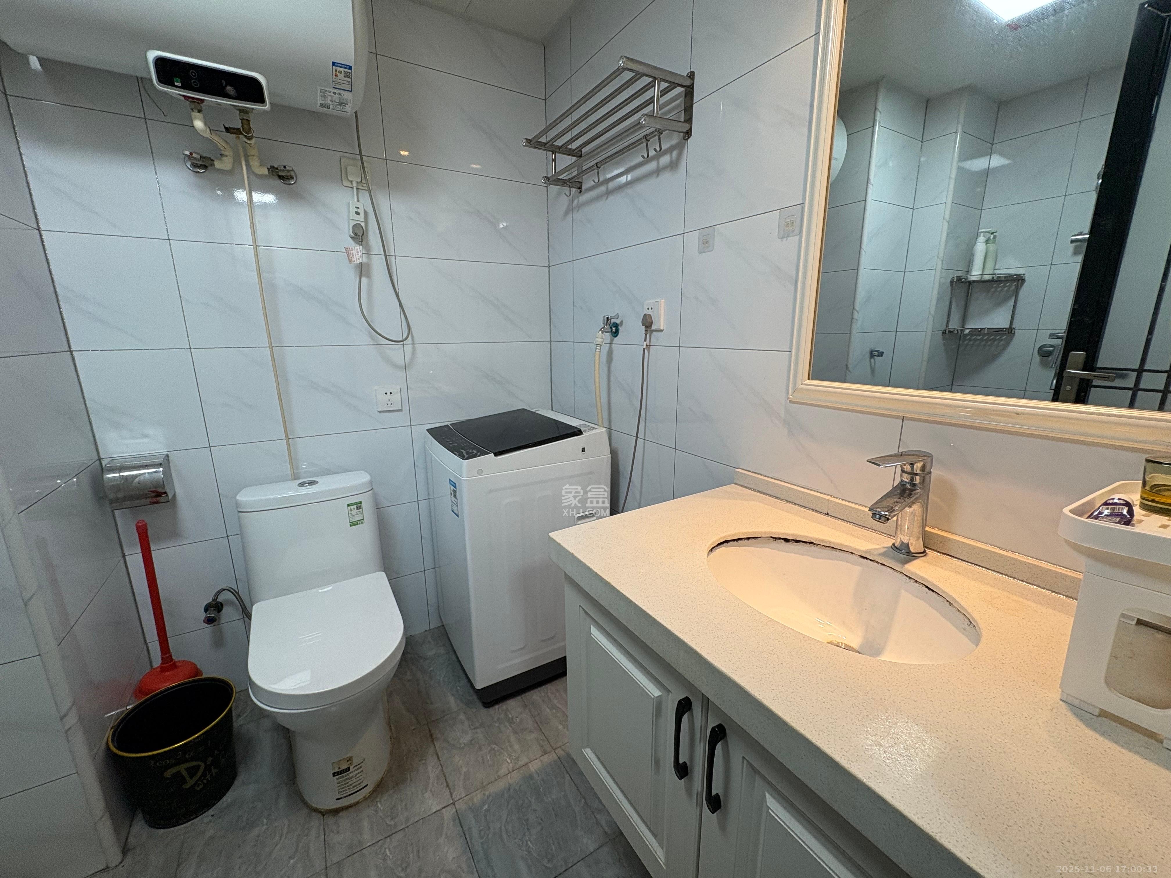 芙蓉万国城MOMA（卓越汇富苑）  1室1厅1卫    1400.0元/月室内图