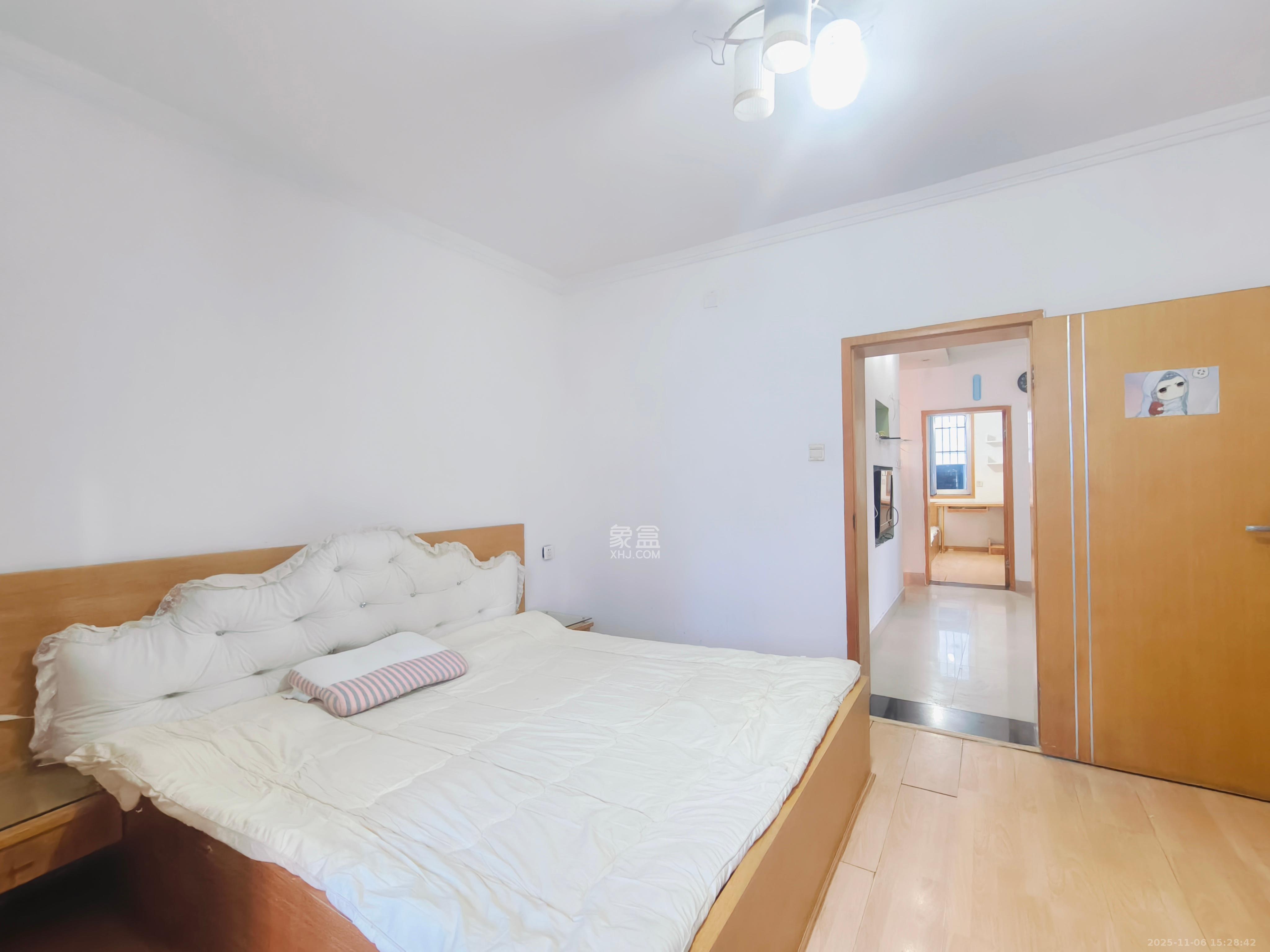 景园小区  2室1厅1卫    1600.0元/月室内图