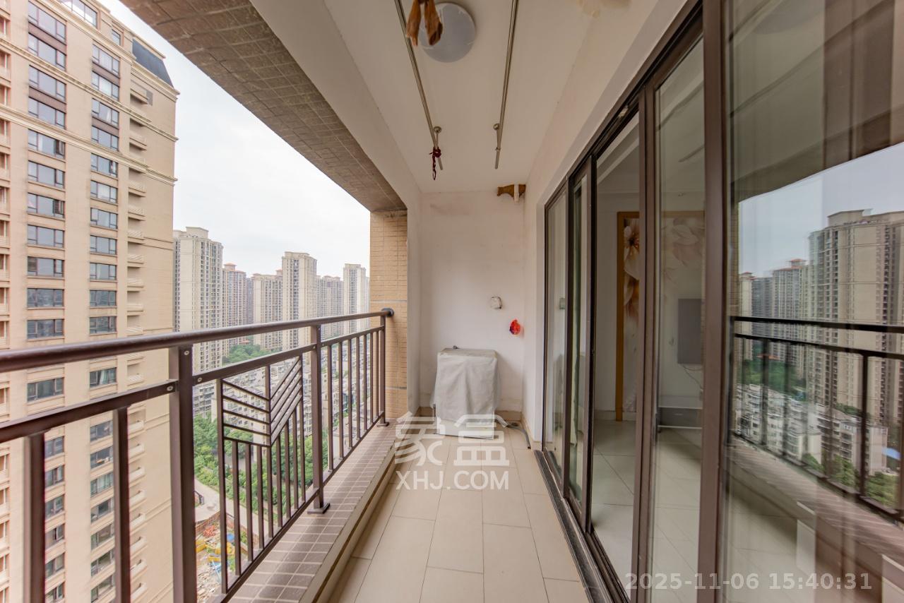 中海国际三期 3室2厅2卫 2100.0元/月 中海国际三期 3室2厅2卫 2100.0元/月室内图