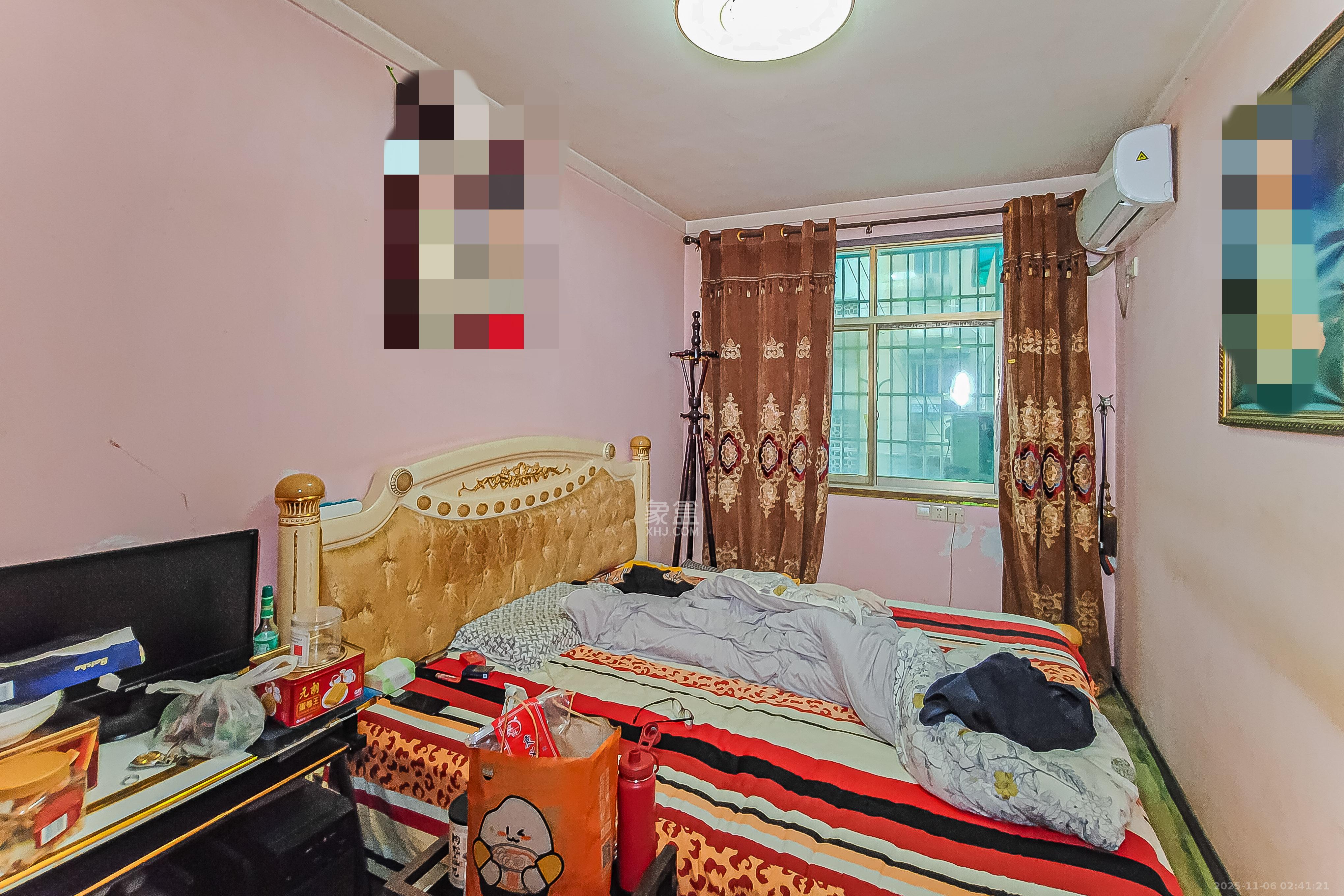 解放四村石子冲 2室1厅1卫 31.8万 解放四村石子冲 2室1厅1卫 31.8万卧室