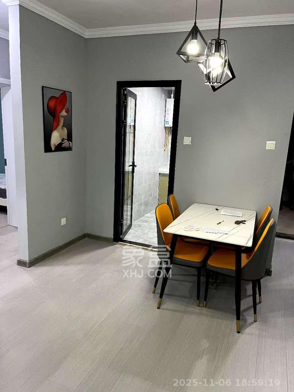 星湖湾二期高层  3室2厅1卫    2000.0元/月室内图