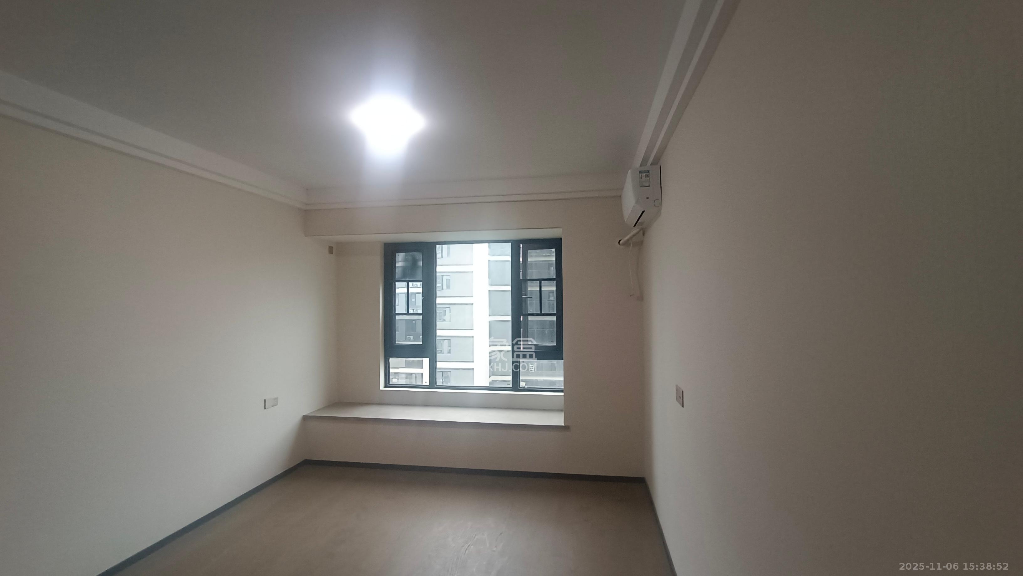 中海阅麓山二期  3室2厅2卫    3000.0元/月室内图