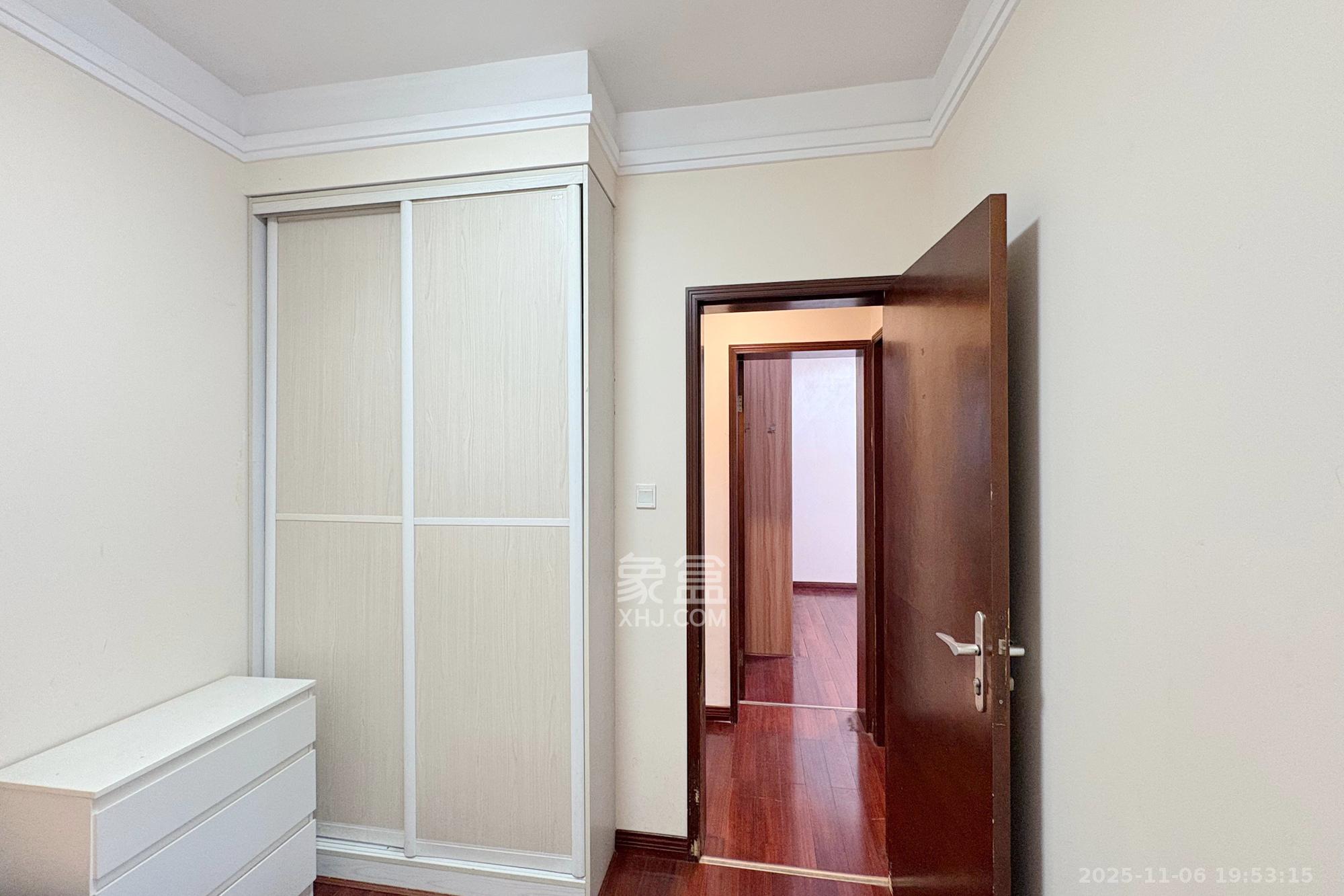 中天广场  3室2厅1卫    116.0万其他