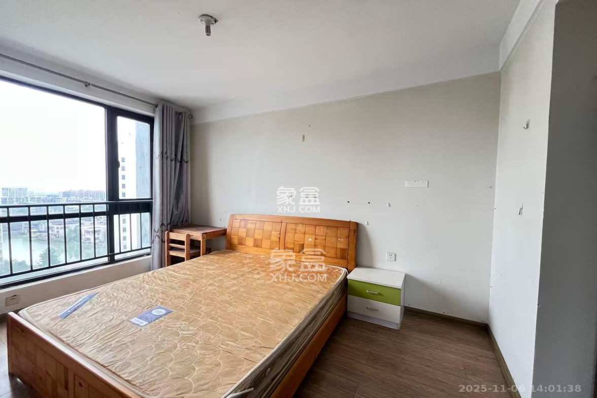 阳光100三期 3室2厅2卫 2500.0元/月 阳光100三期 3室2厅2卫 2500.0元/月室内图