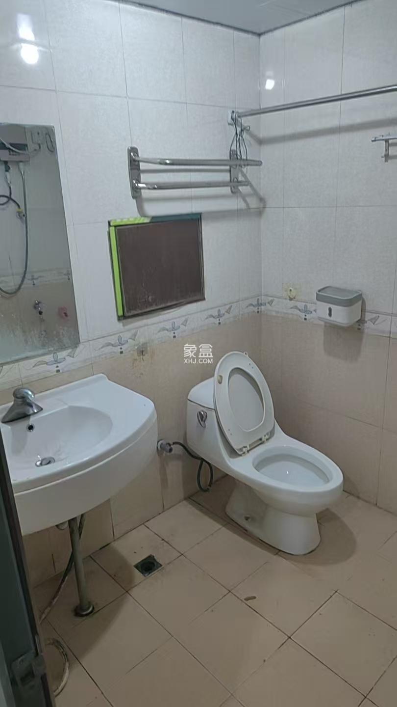 海富大厦 2室2厅1卫 1600.0元/月 海富大厦 2室2厅1卫 1600.0元/月室内图