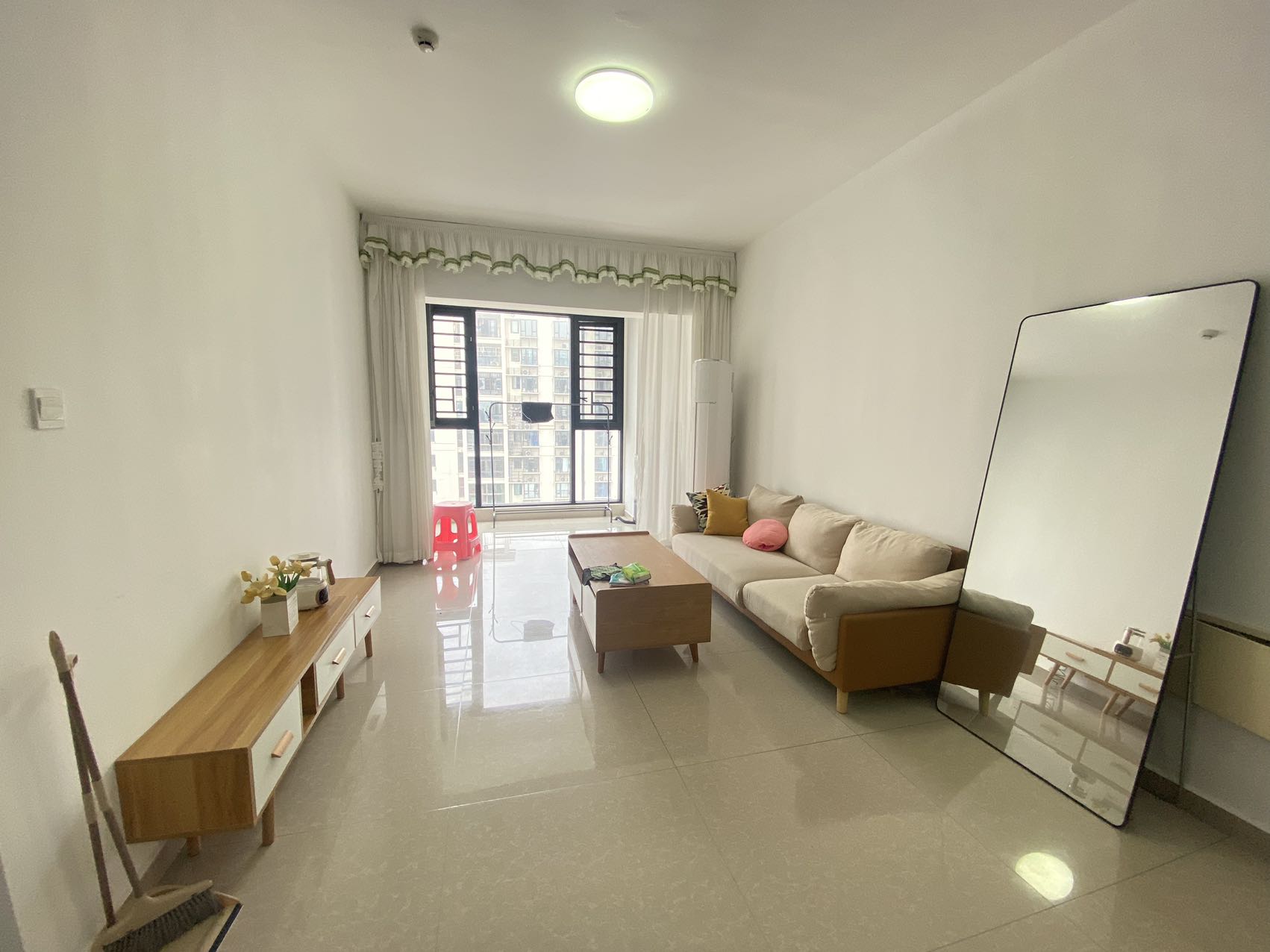 中交怡湖雅苑  3室2厅2卫    3000.0元/月室内图1