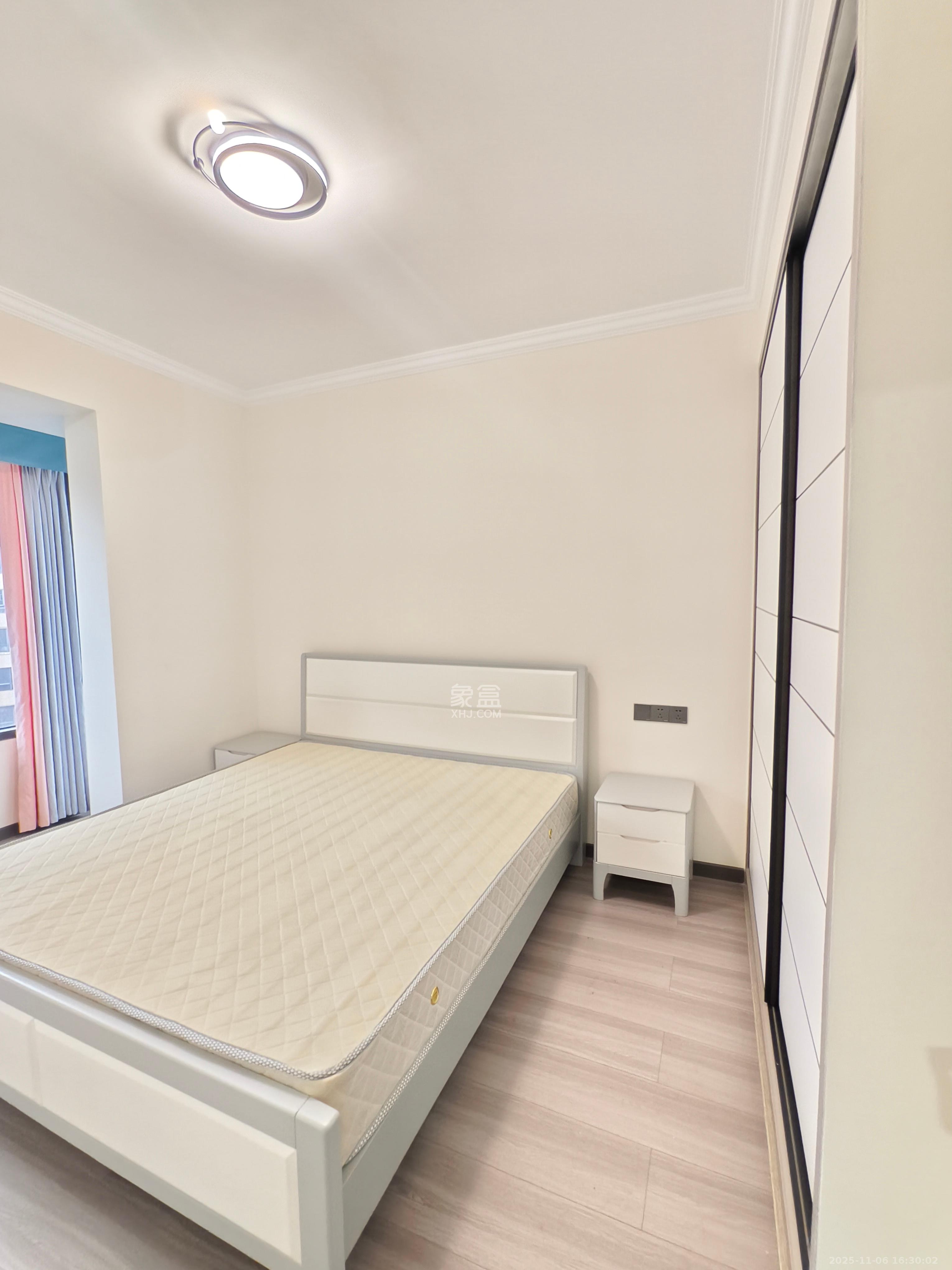 长房时代城 1室2厅2卫 3500.0元/月 长房时代城 1室2厅2卫 3500.0元/月室内图