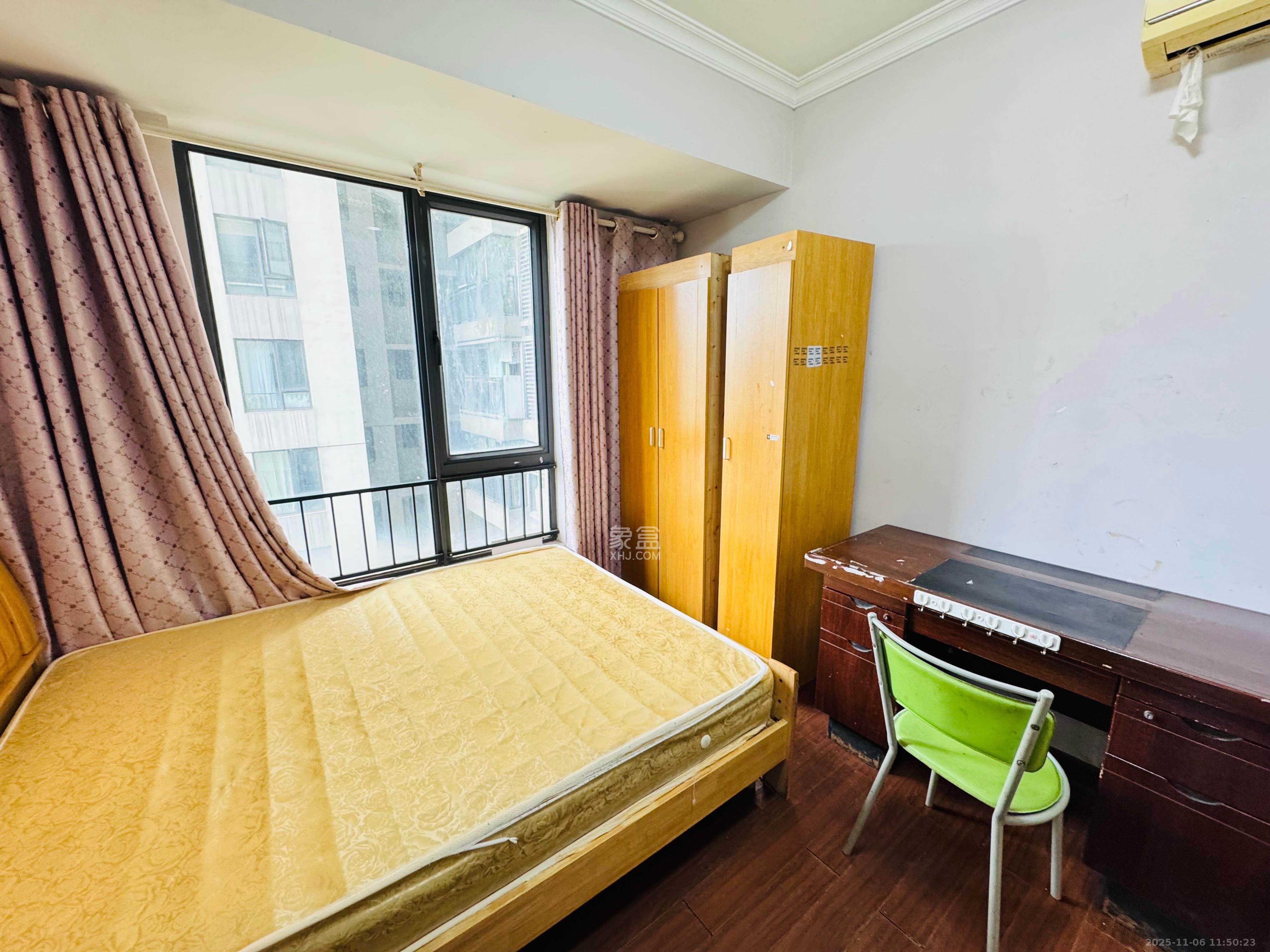 万科城市花园  3室2厅2卫    2400.0元/月室内图